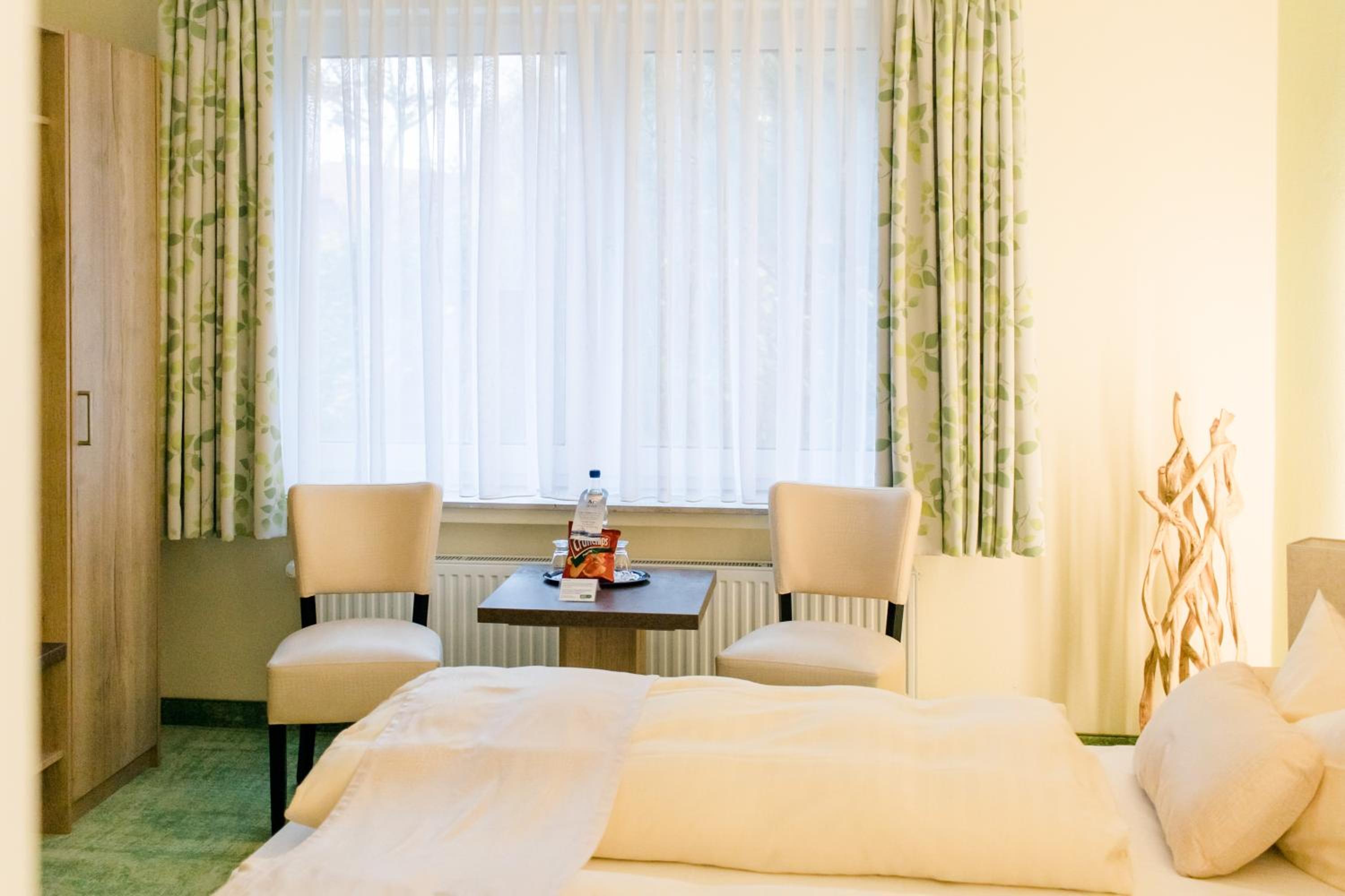 Standard Double Room - Photo 6