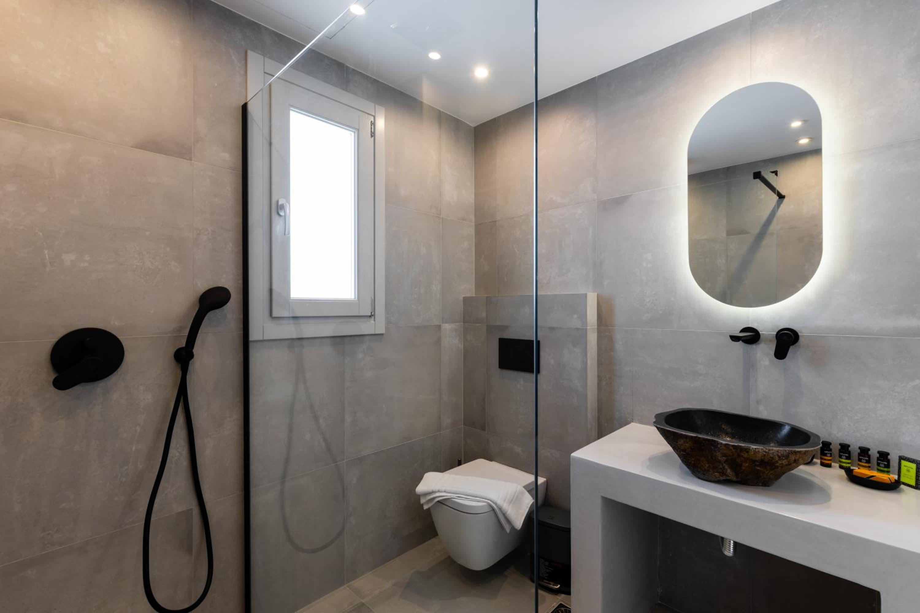 Executive Suite With Private Pool - Photo 20