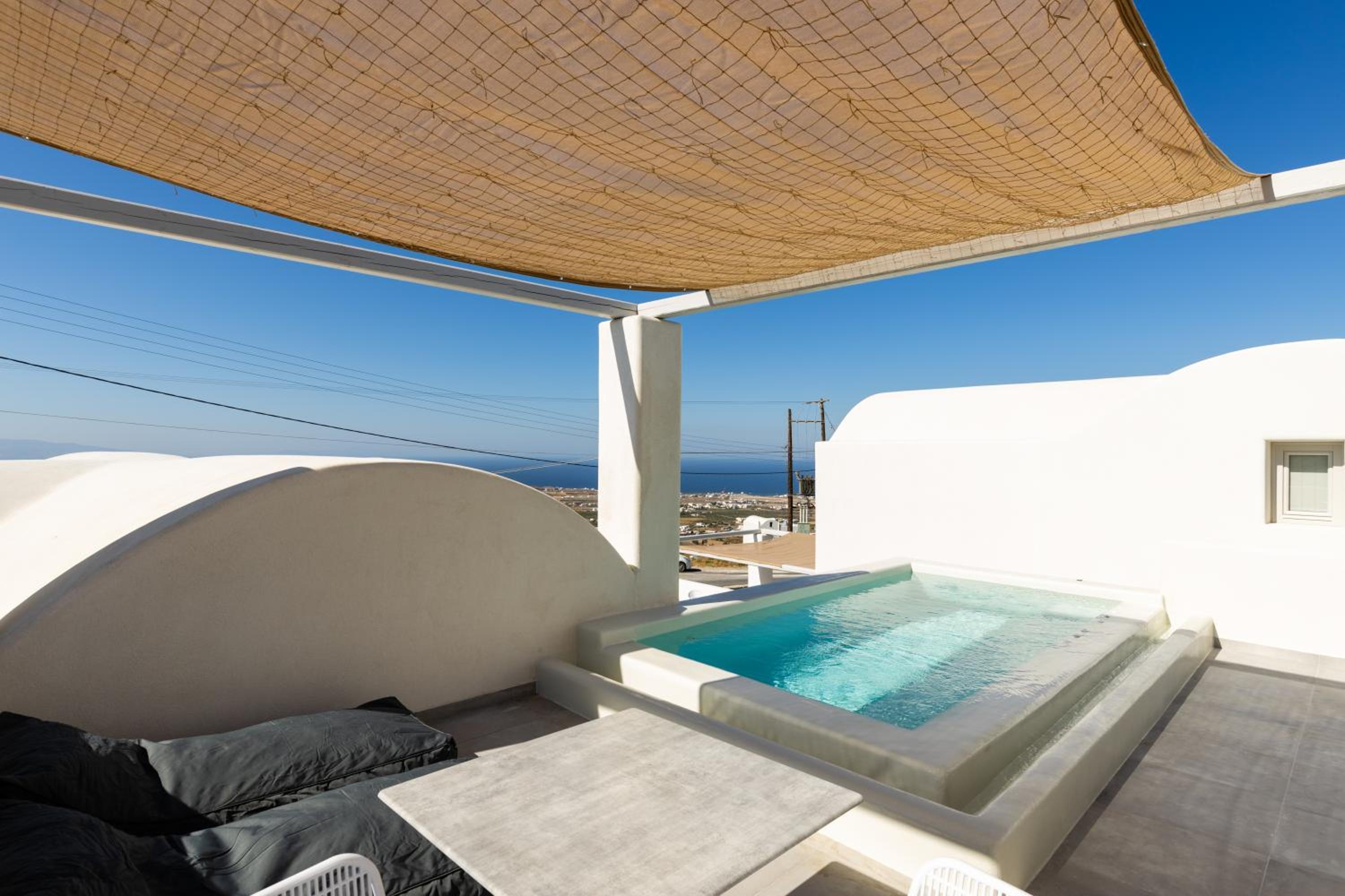 Executive Suite With Private Pool - Photo 21