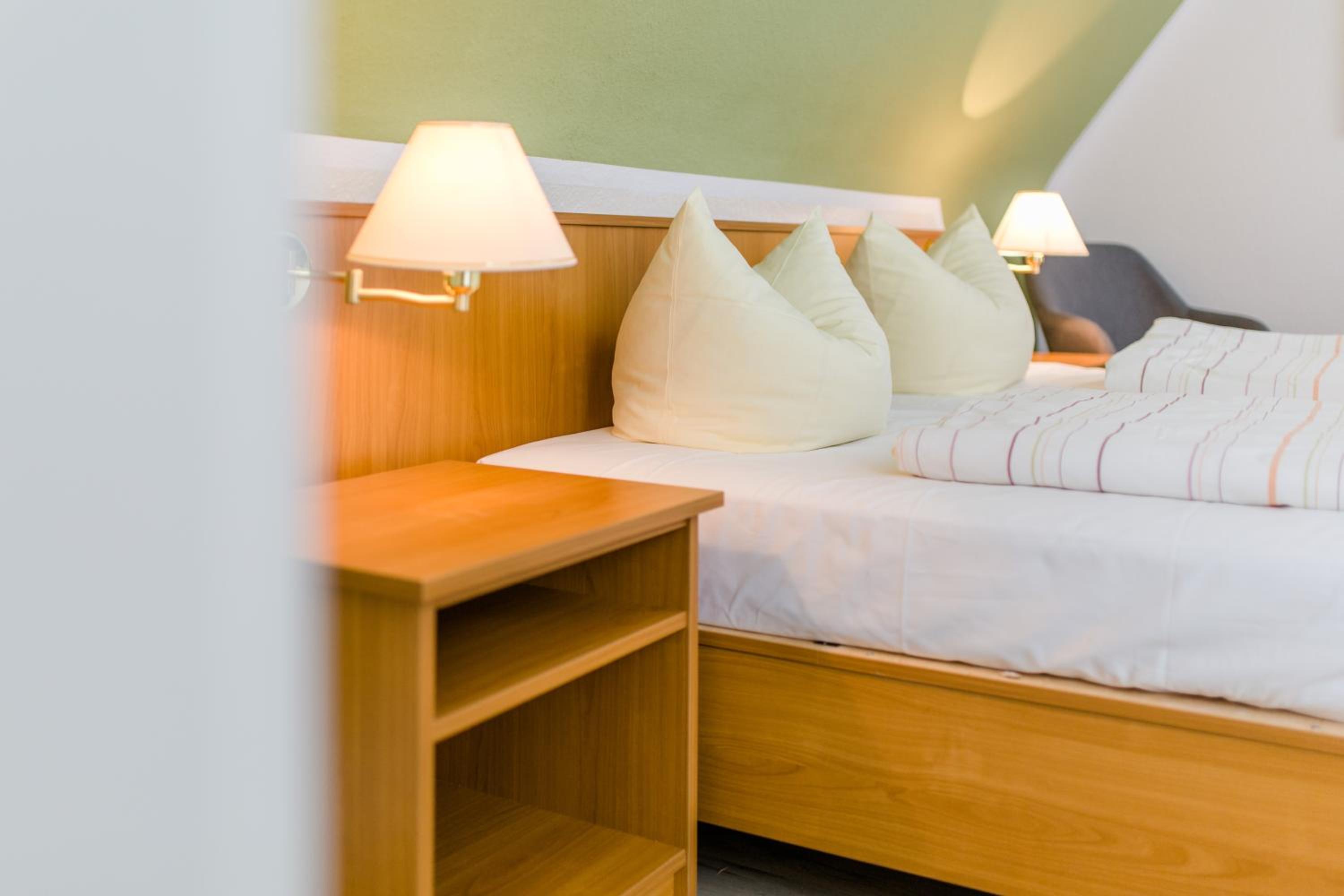 Standard Double Room - Photo 12