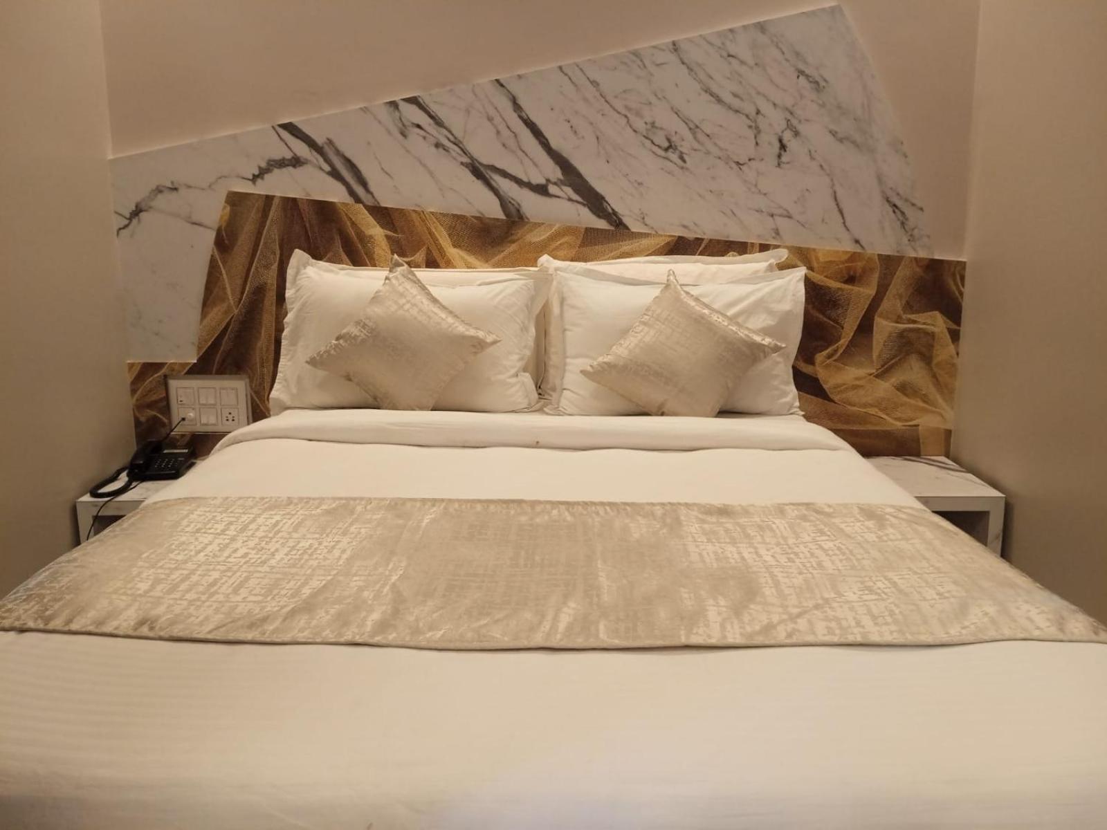 Deluxe Double Room photo 2