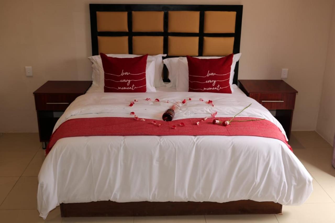 King Room with Balcony photo 1