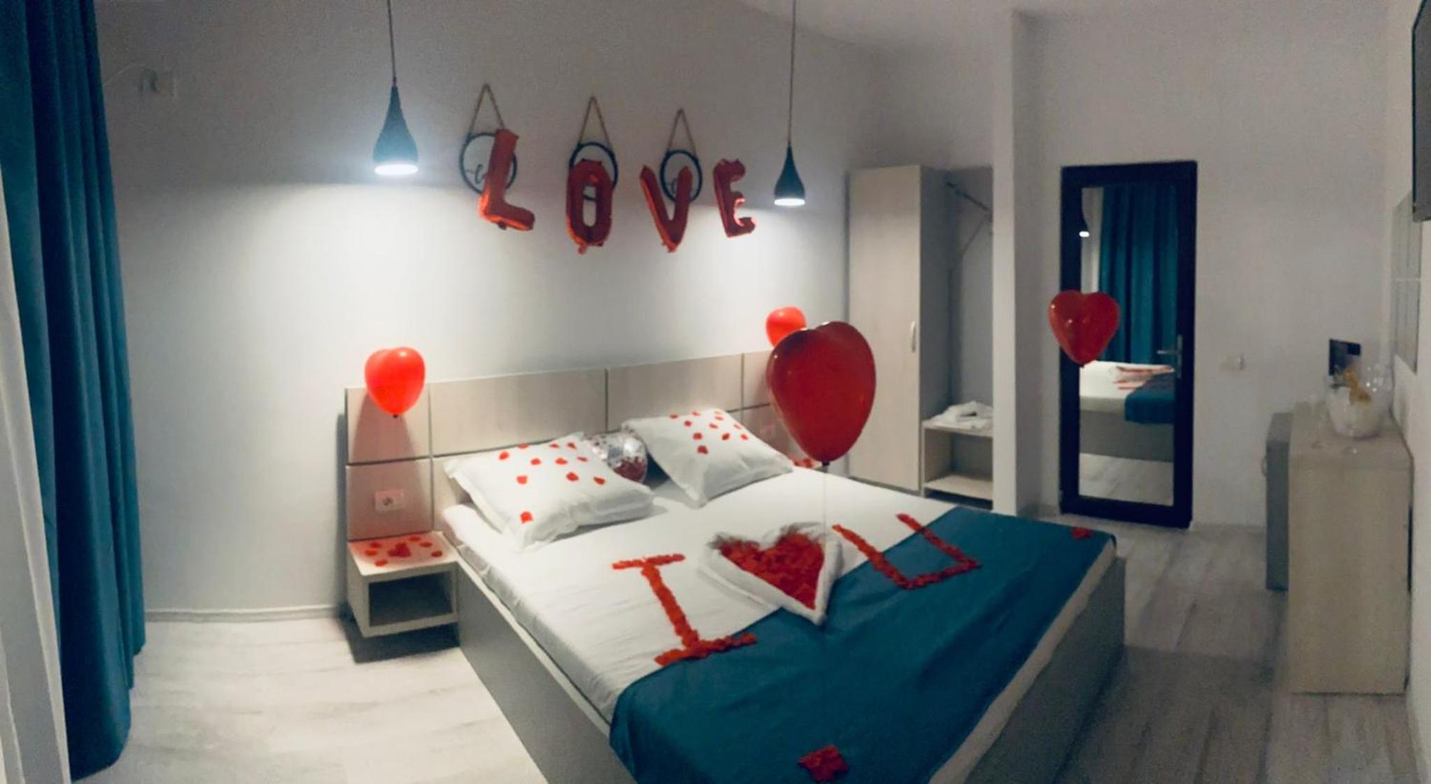 Double Room with Balcony - Photo 16