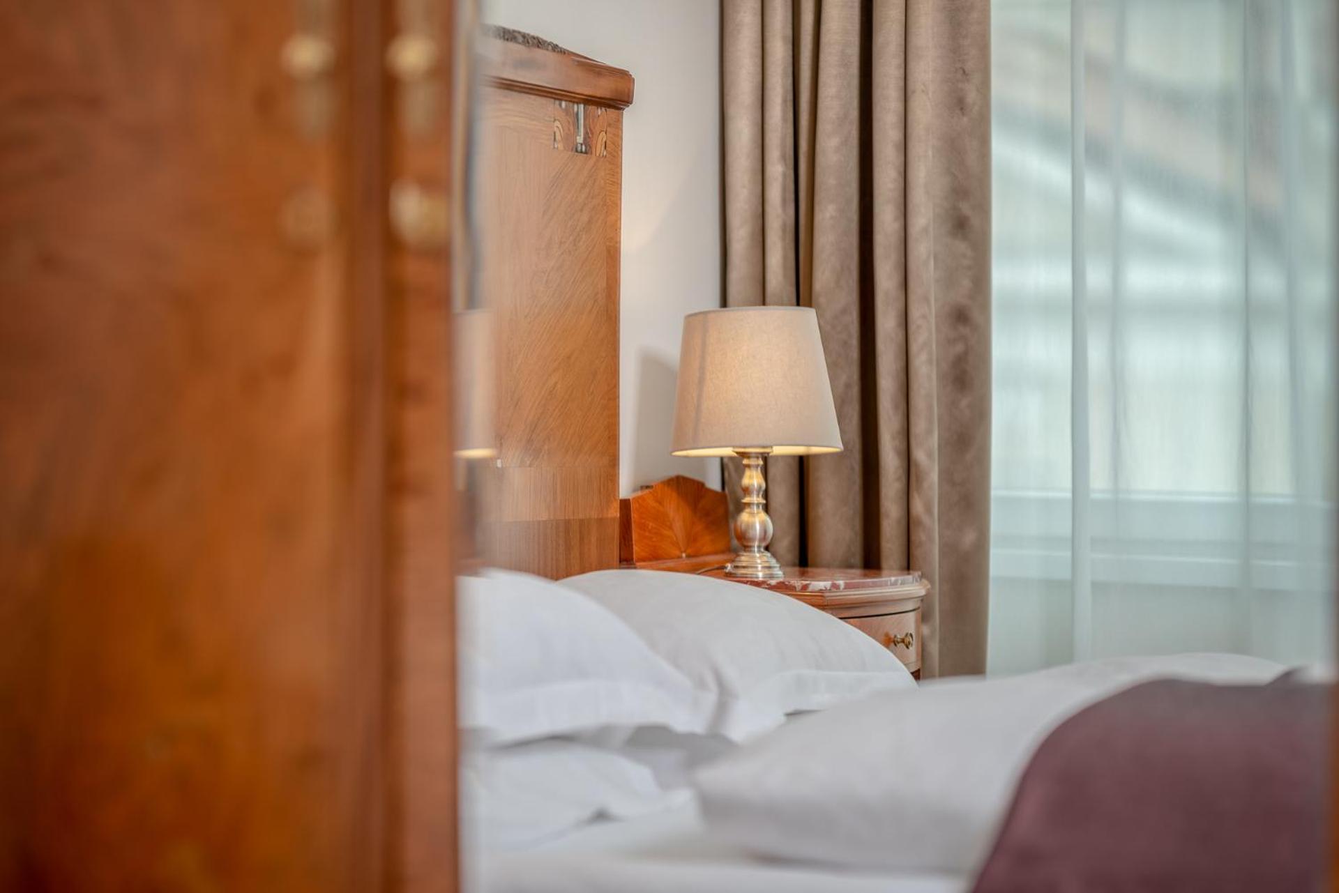 Standard Double or Twin Room - Photo 6