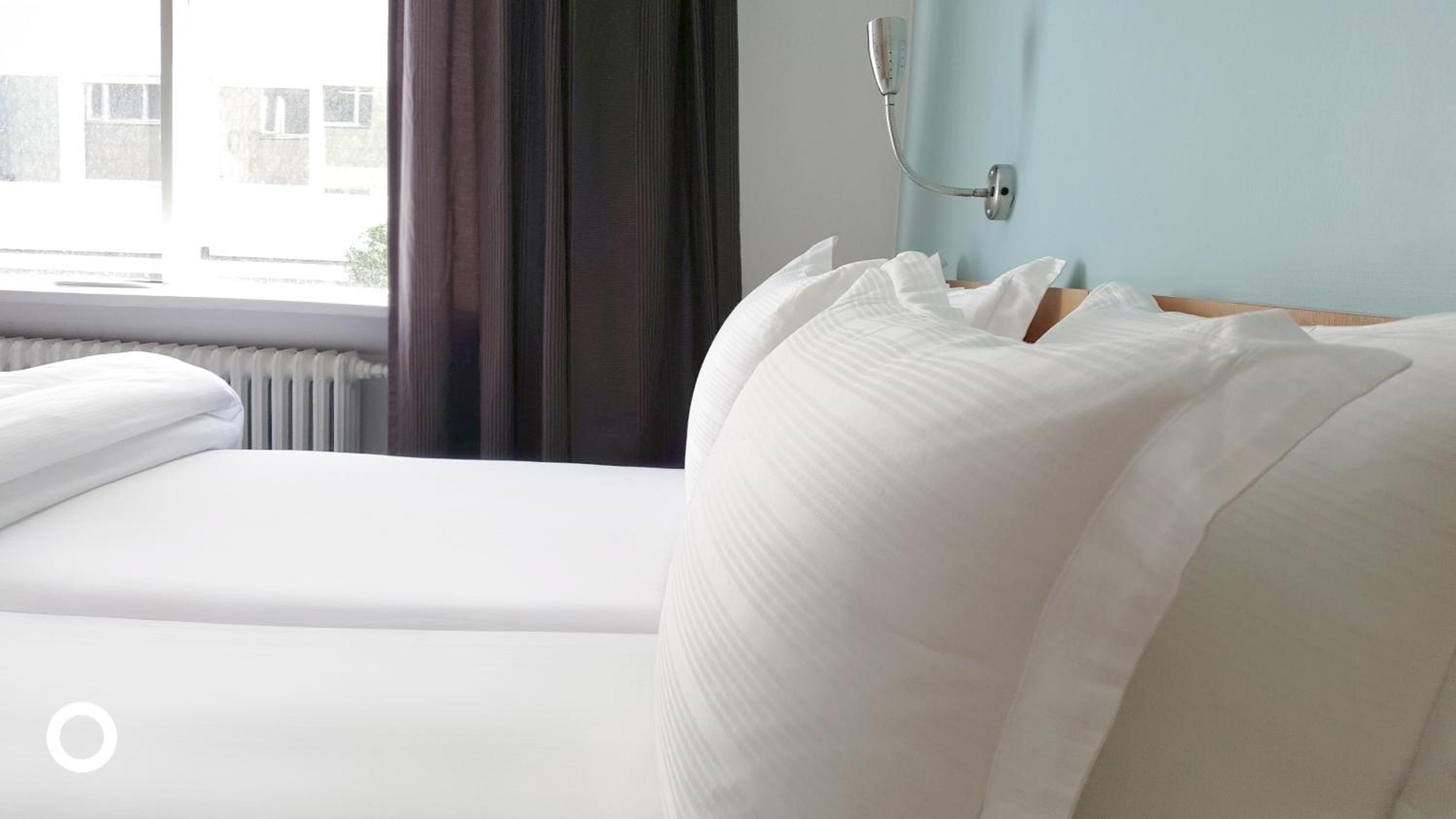 Standard Double or Twin Room - Photo 3