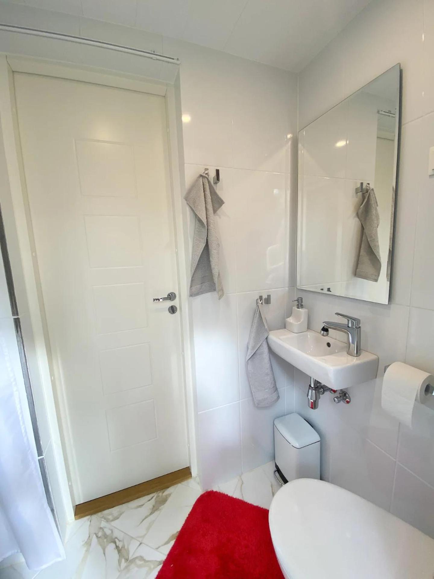 Two-Bedroom House - Photo 12