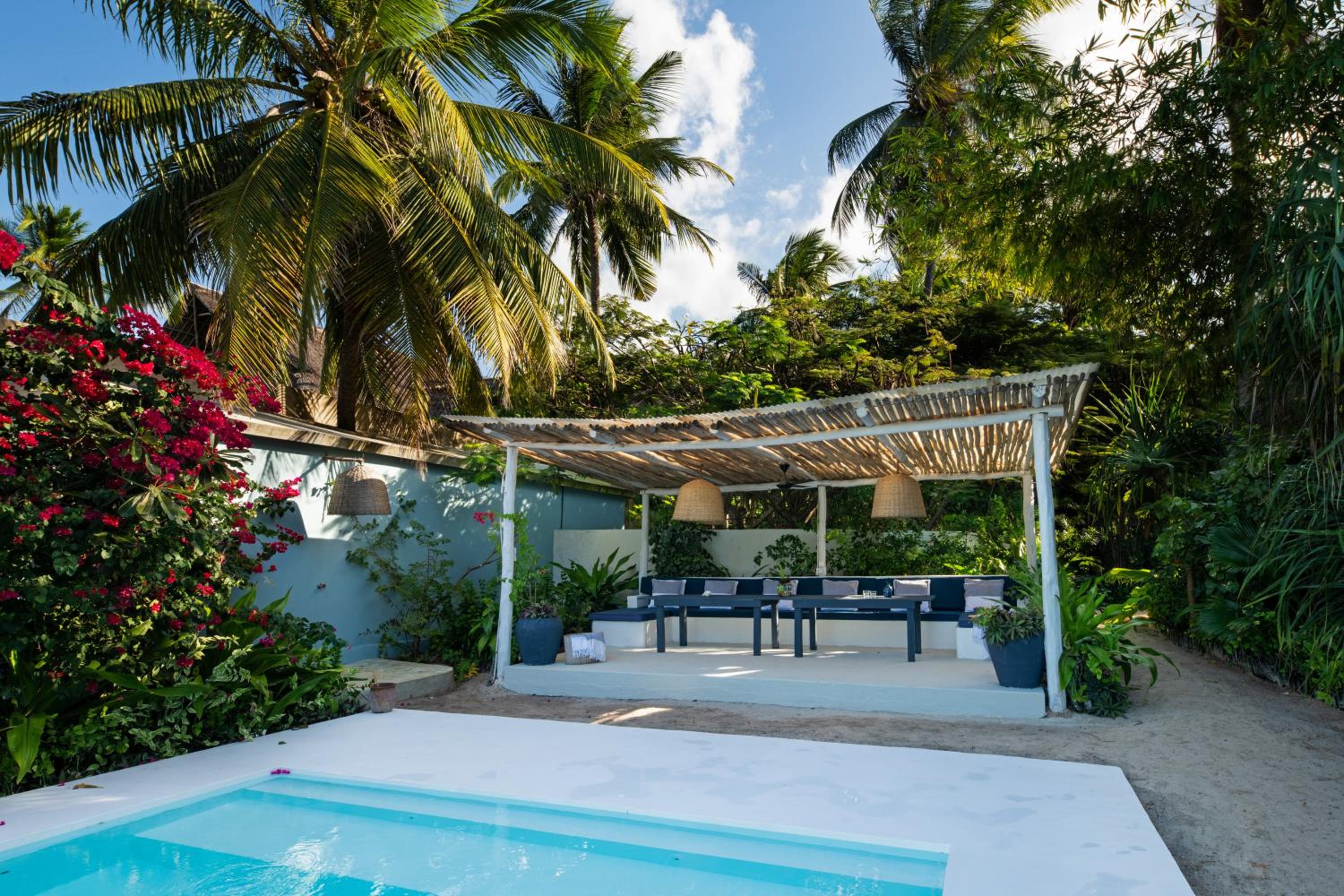 Villa - Beach Front photo 2