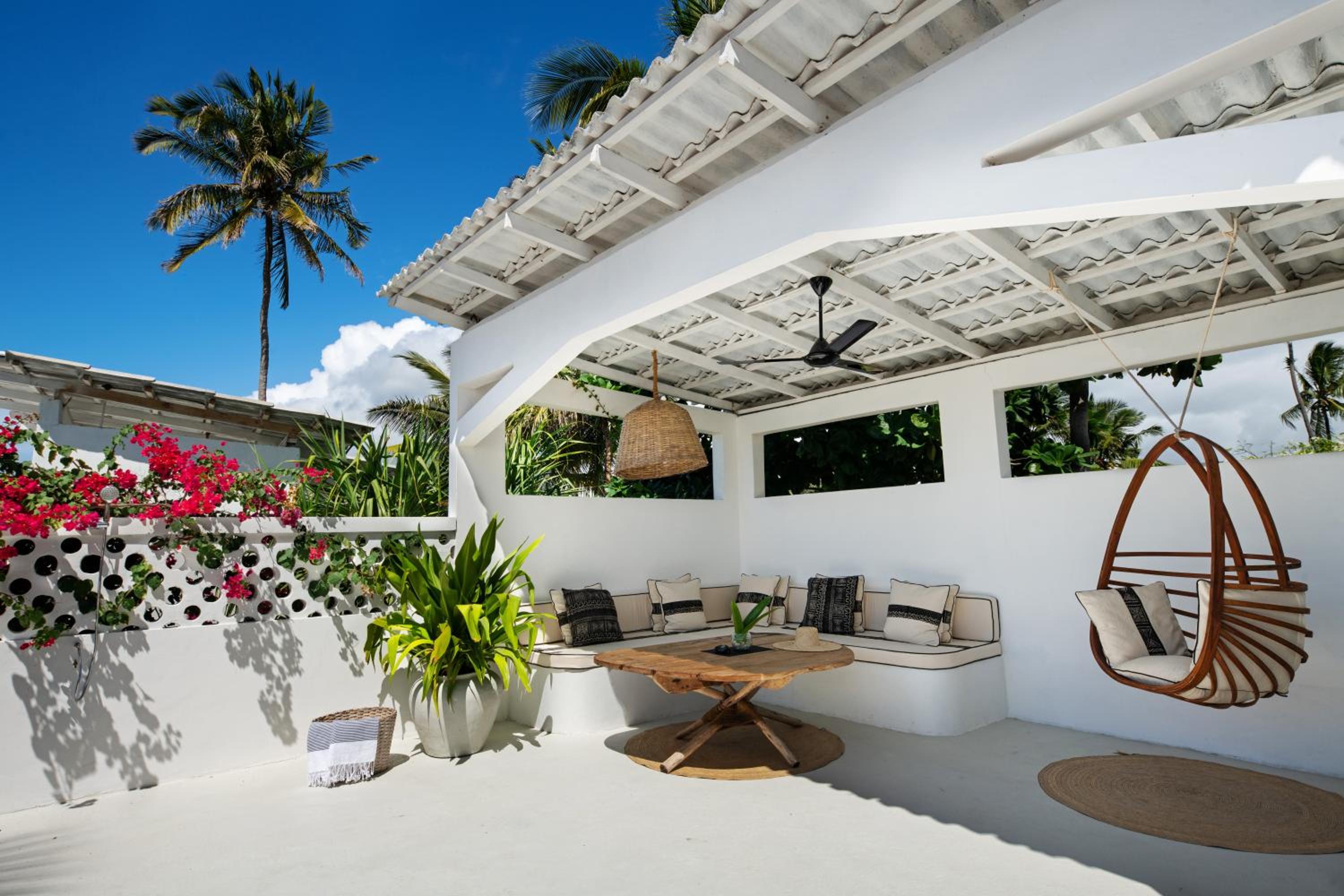 Private Beachfront Villa With Roof-Top Pool photo 3