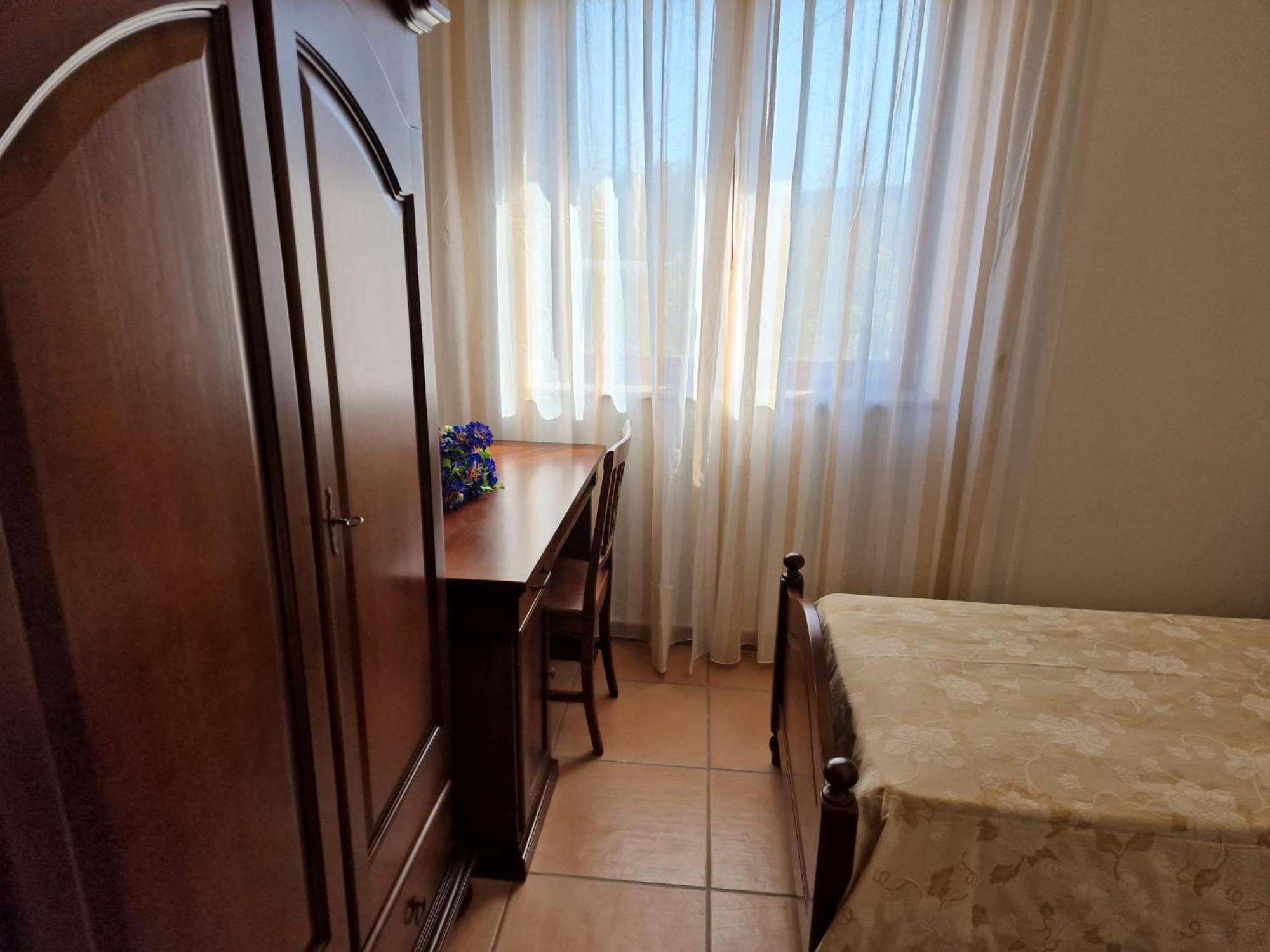 Single Room With Private Bathroom photo 3