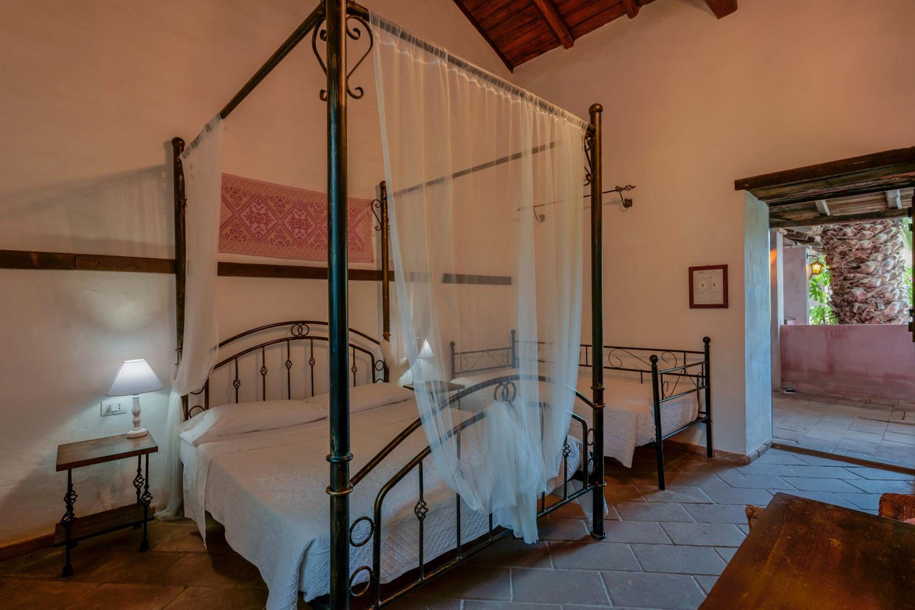 Superior Triple Room - Photo 7