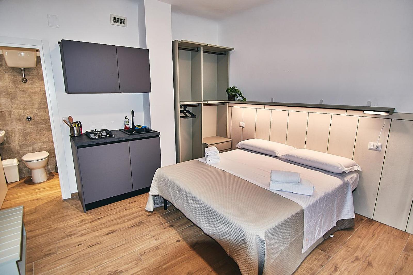 Double Room with Private Bathroom photo 2