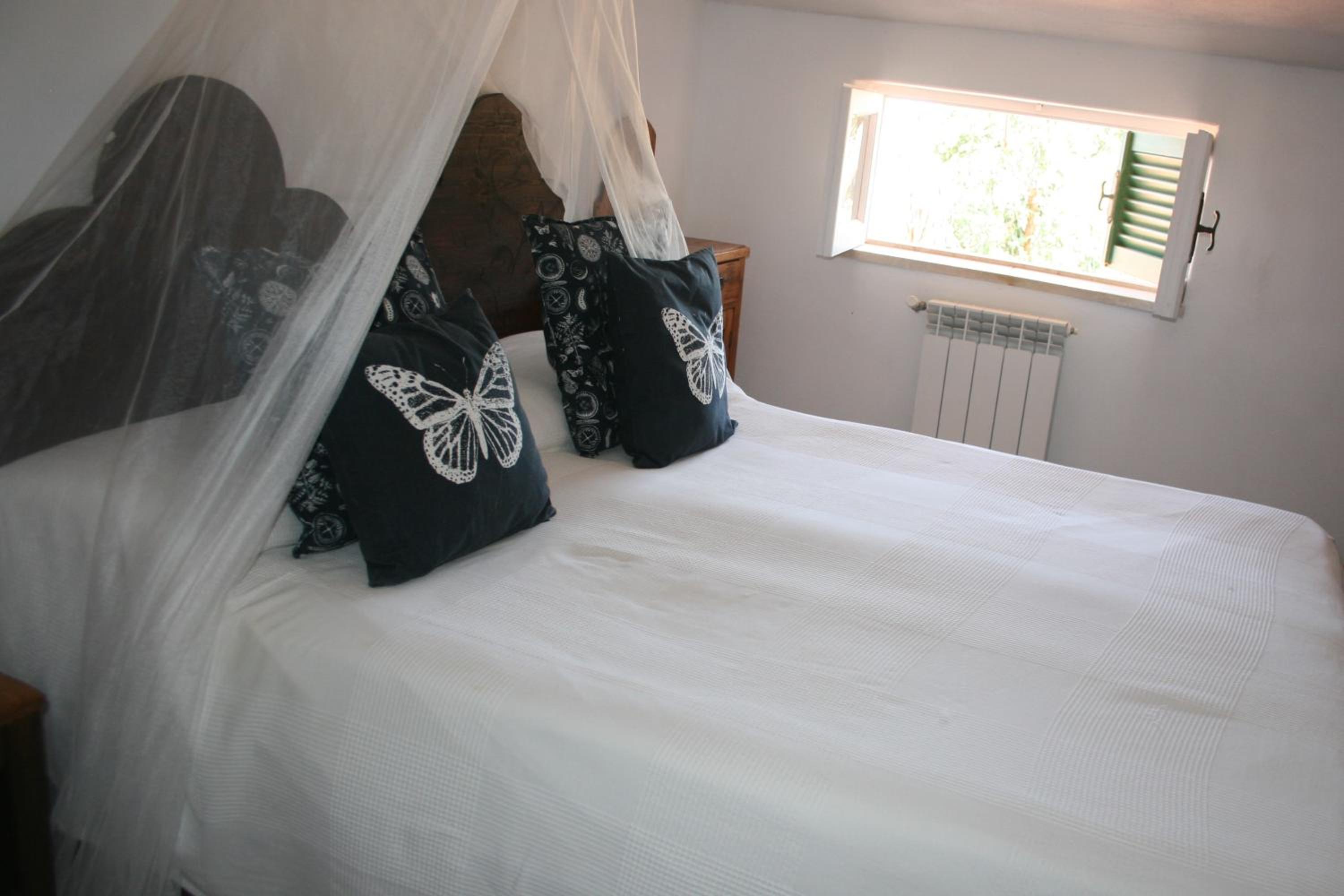Standard Triple Room with Sea View