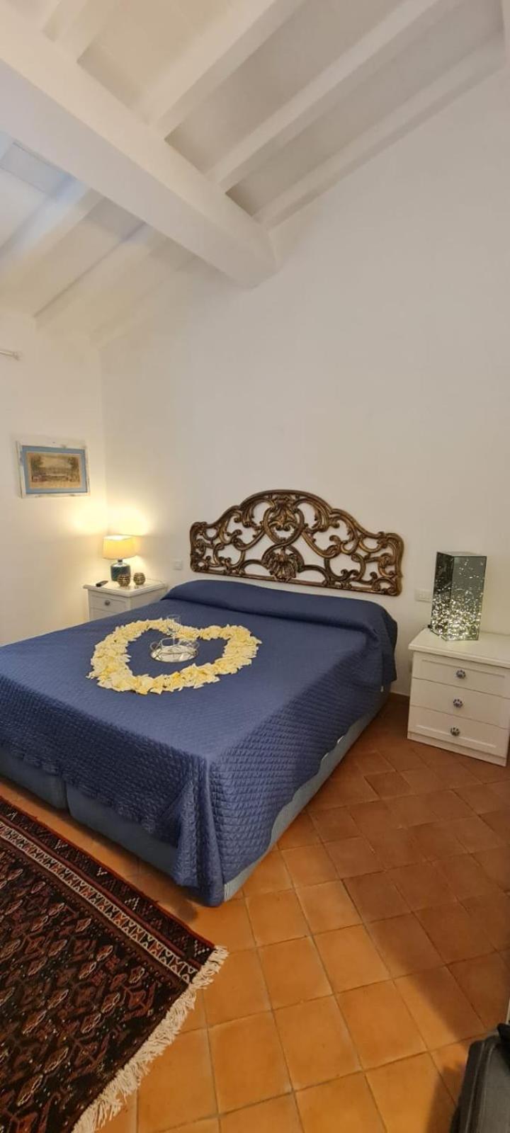 Deluxe King Room photo 1