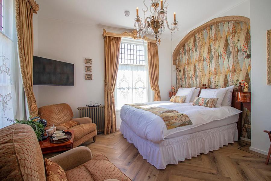 Deluxe Double Room with Bath photo 1