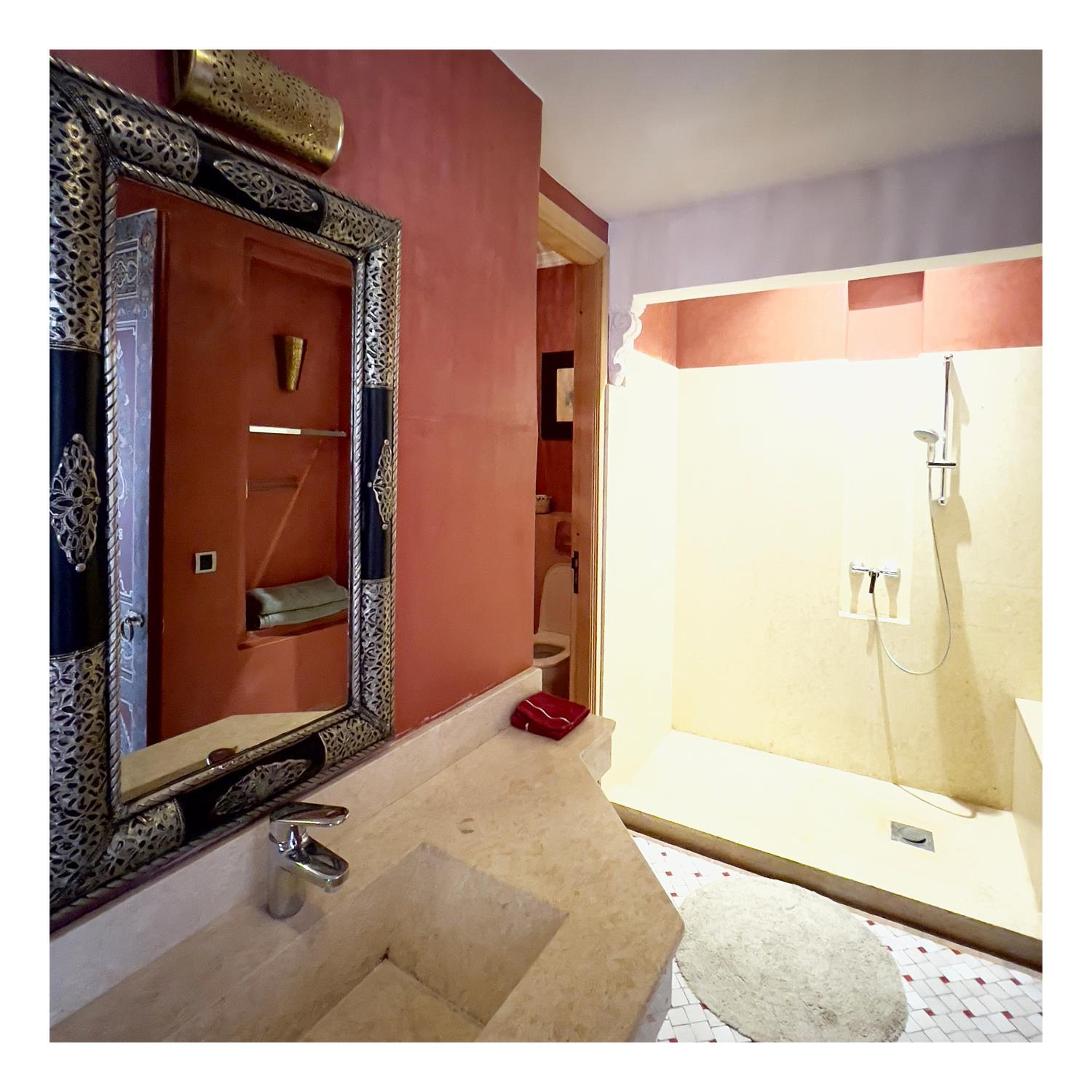 Deluxe Triple Room - Photo 17