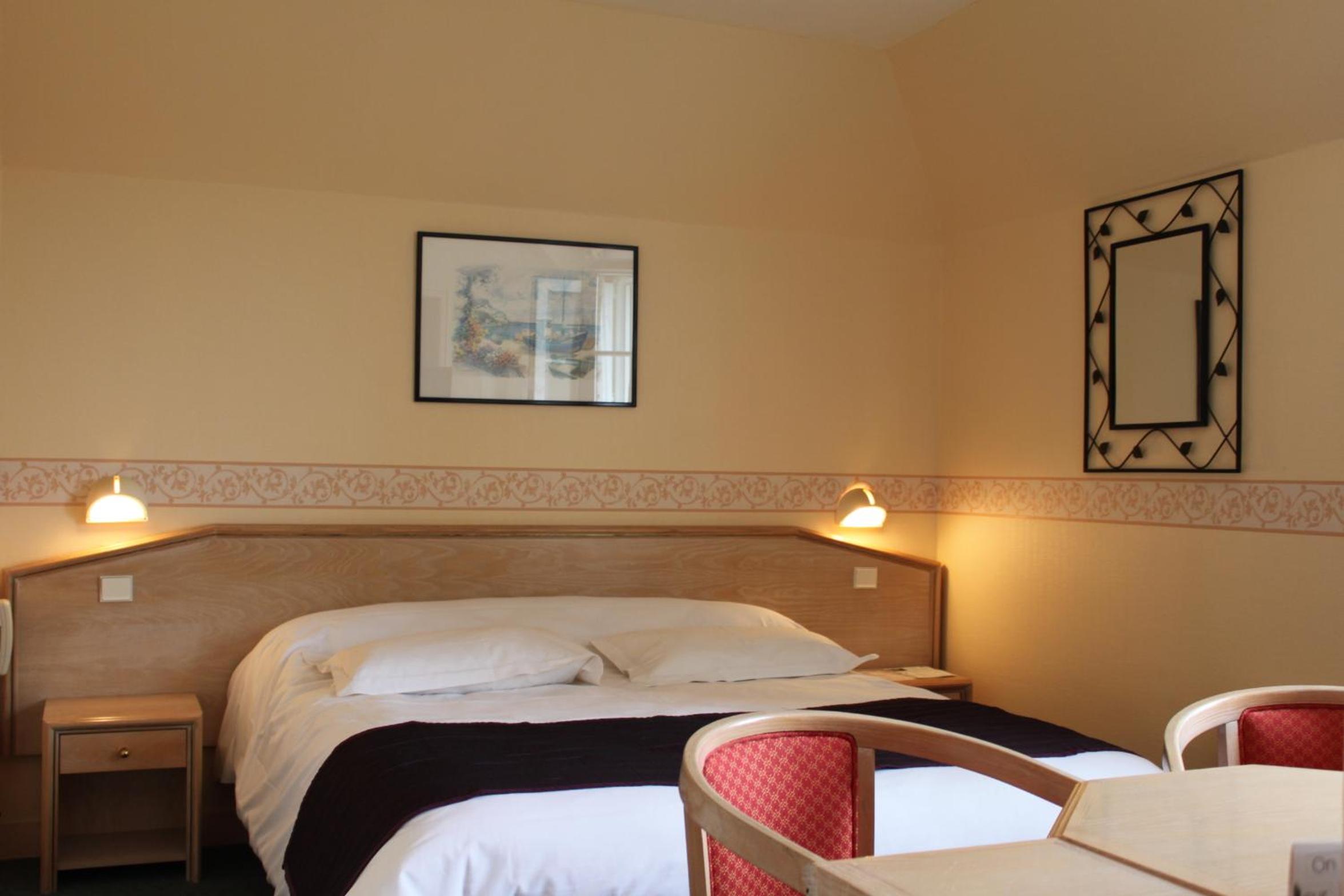 Double Room with Shower - Photo 5