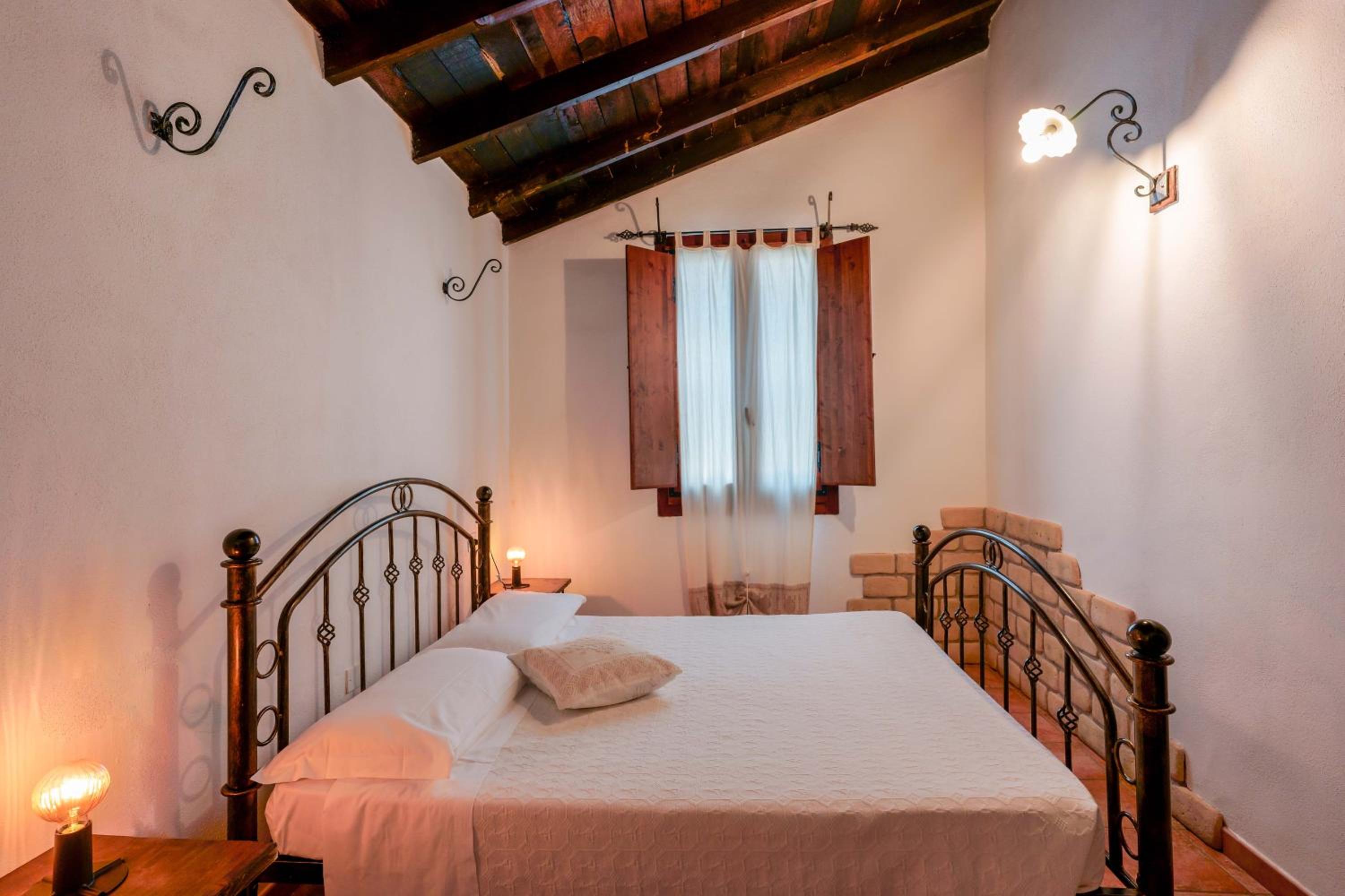 Classic Double Room - Photo 1