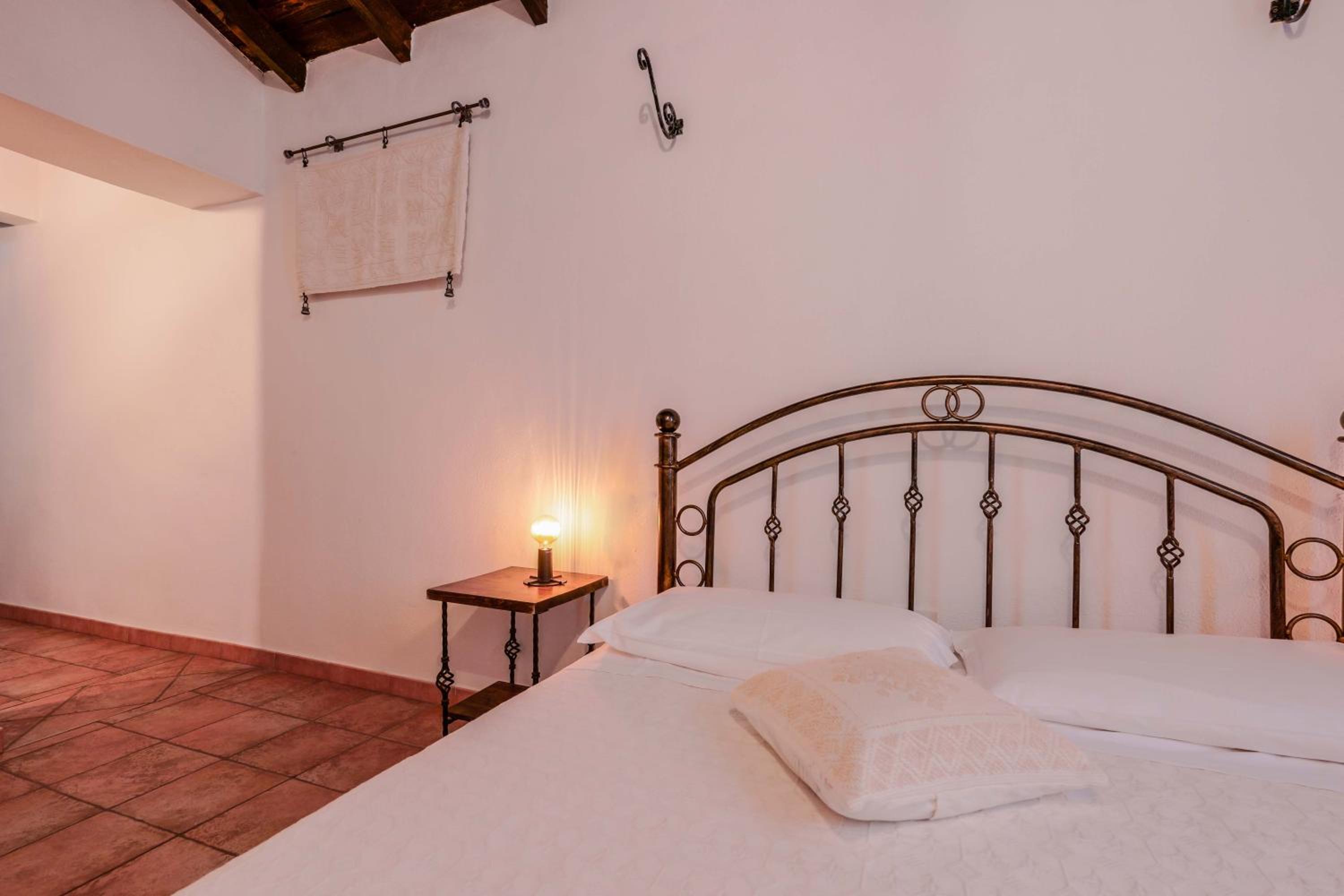 Classic Double Room - Photo 6