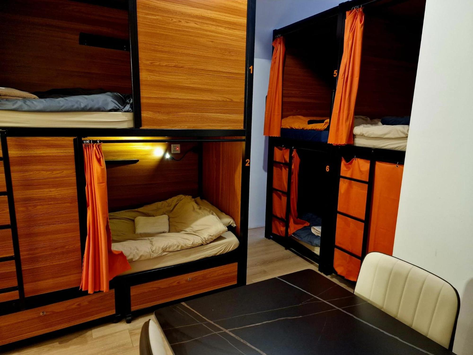 Bed in 6-Bed Dormitory Room photo 1