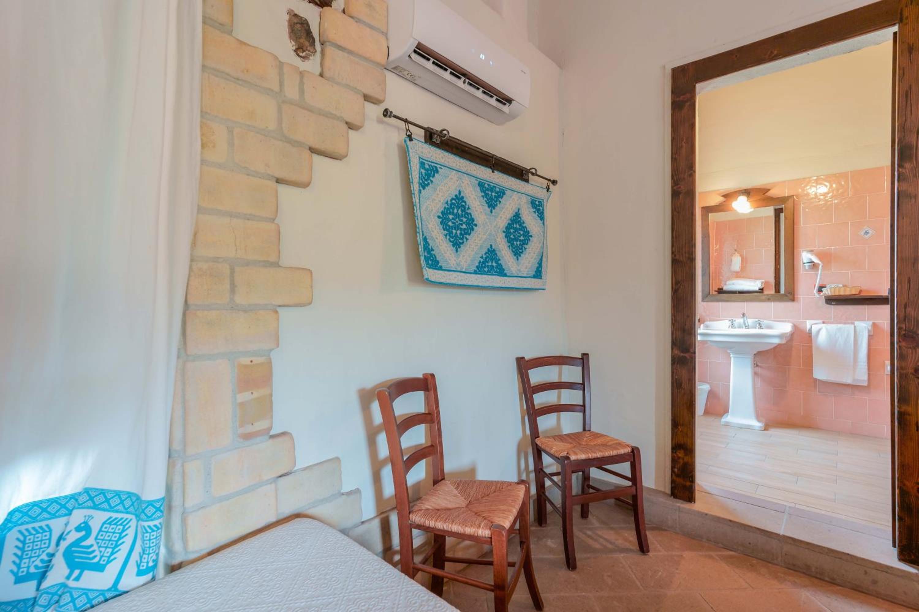 Superior Triple Room - Photo 15