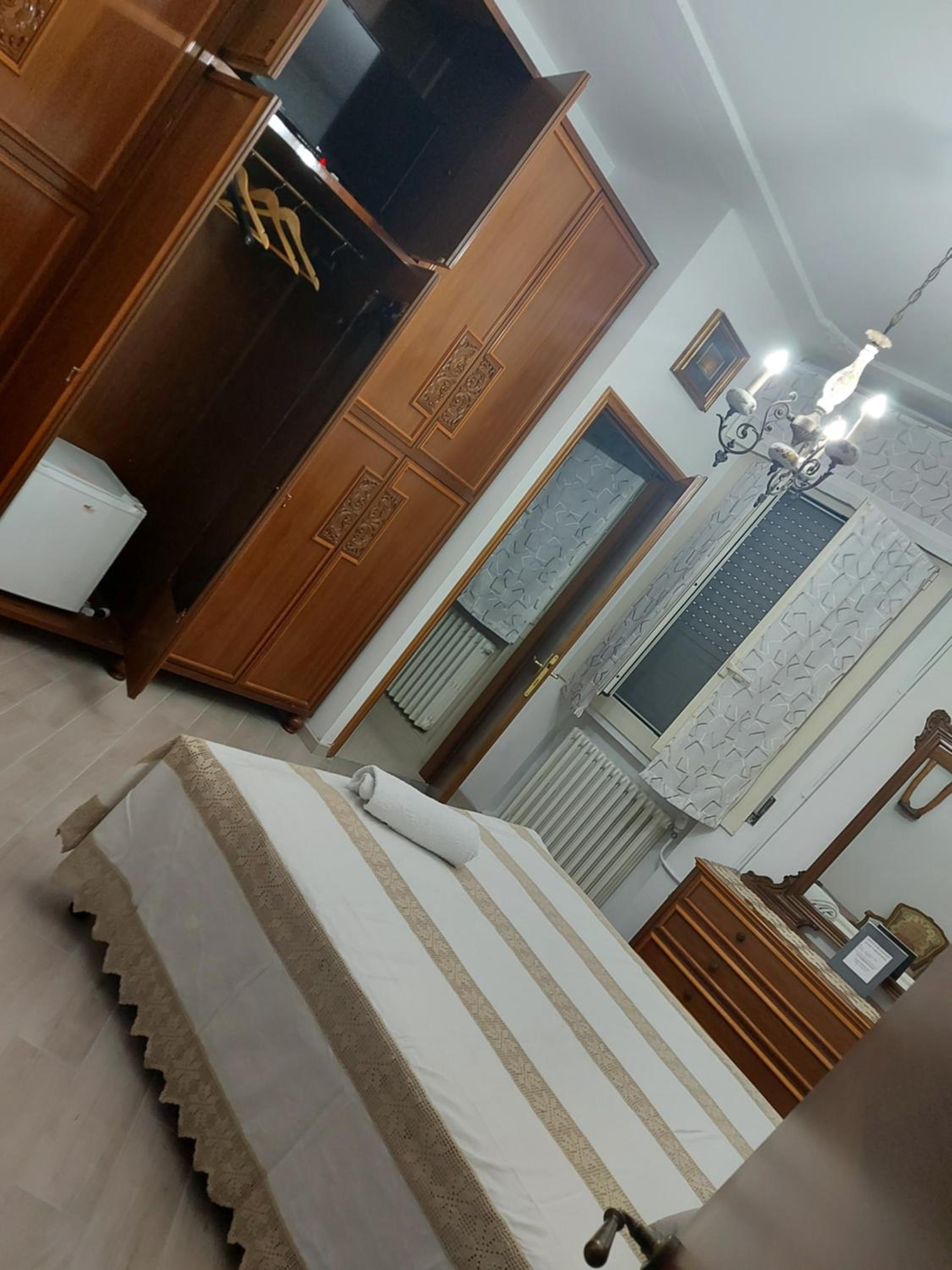 Double Room with Private Bathroom - Photo 14