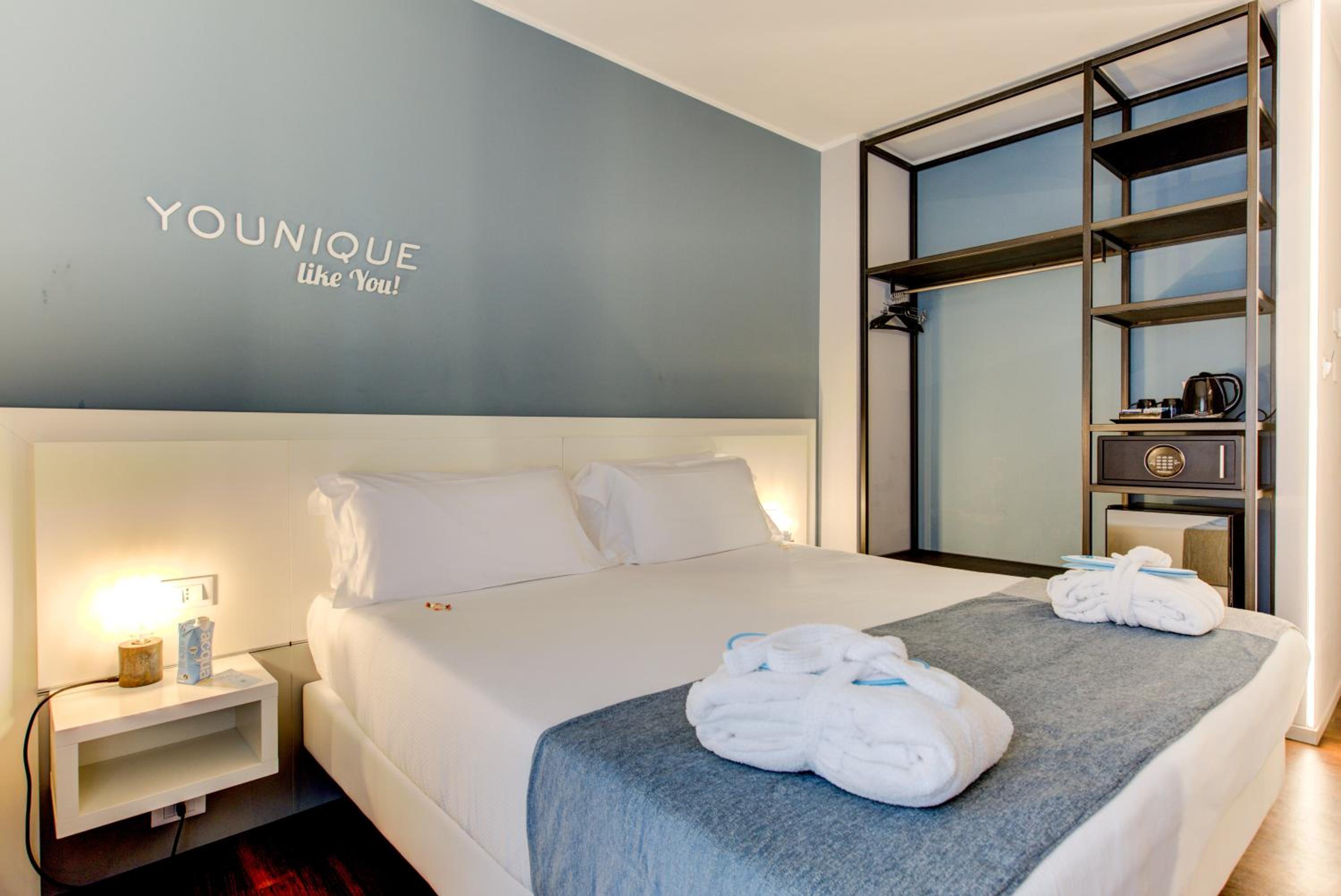 Deluxe Double or Twin Room photo 1