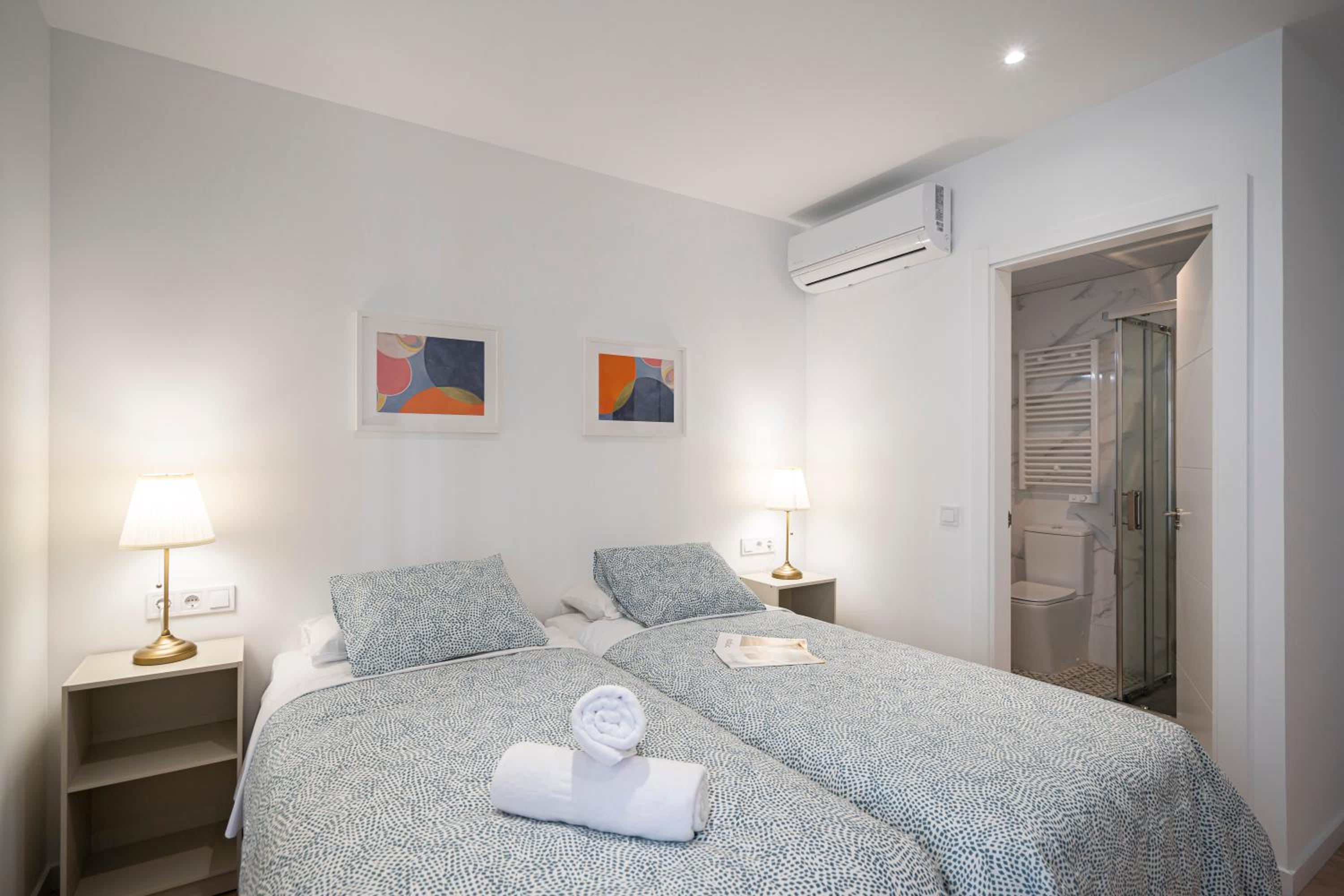 Twin Room with City View photo 3