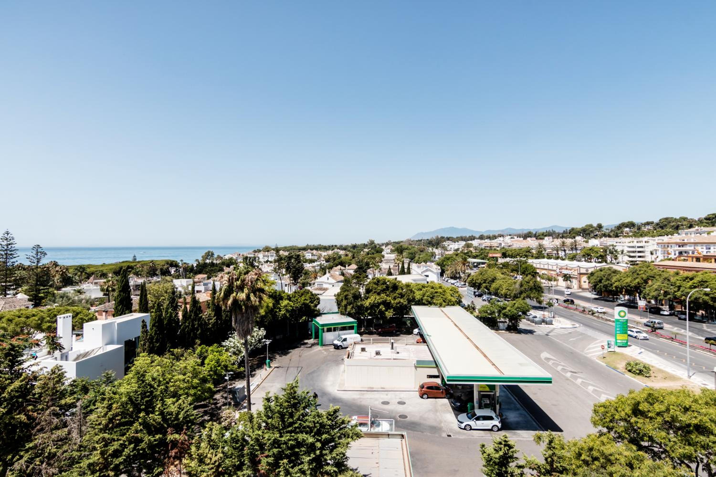 One-Bedroom Penthouse Apartment with Sea View thumbnail 5