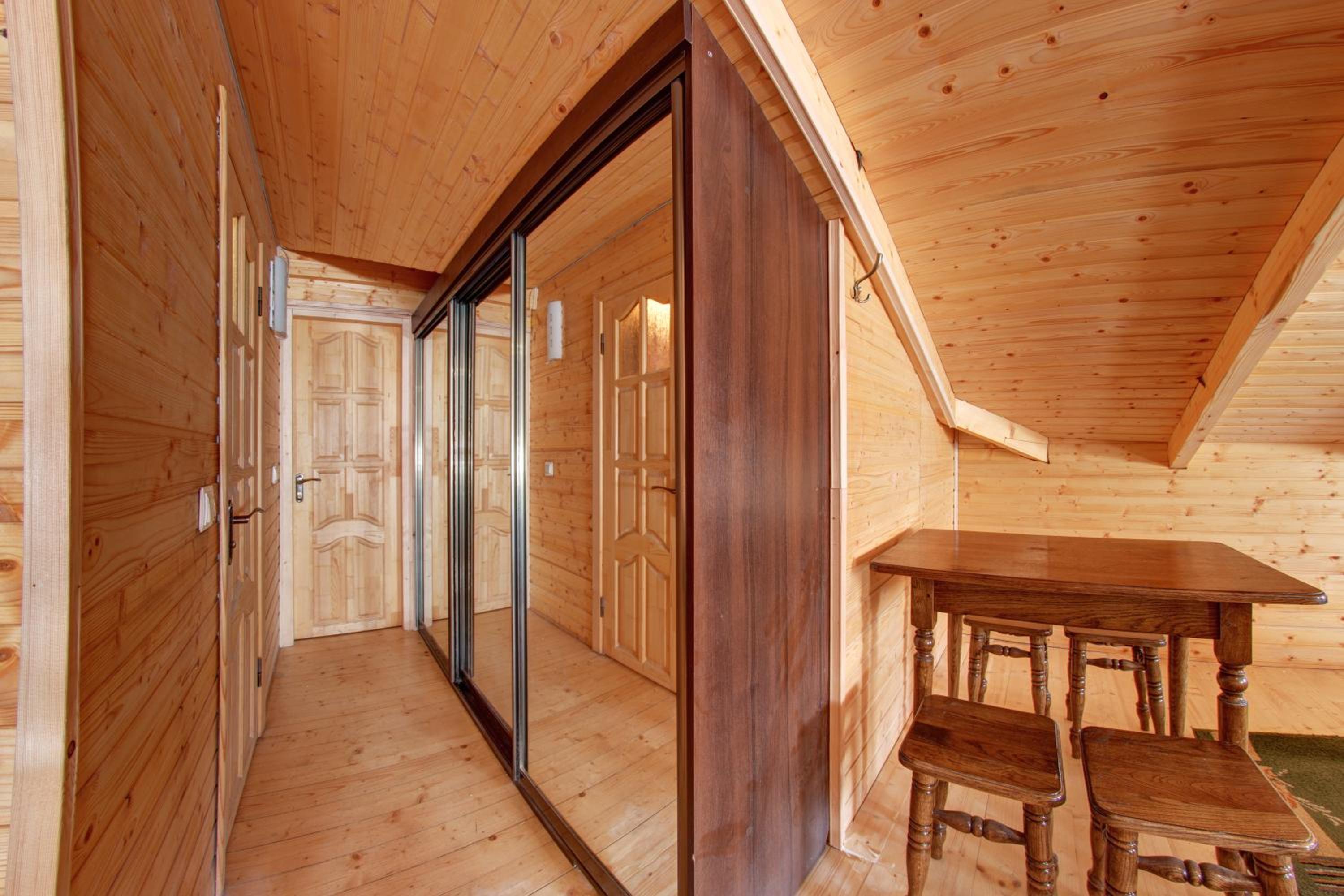 Economy Quadruple Room with Shared Bathroom photo 3