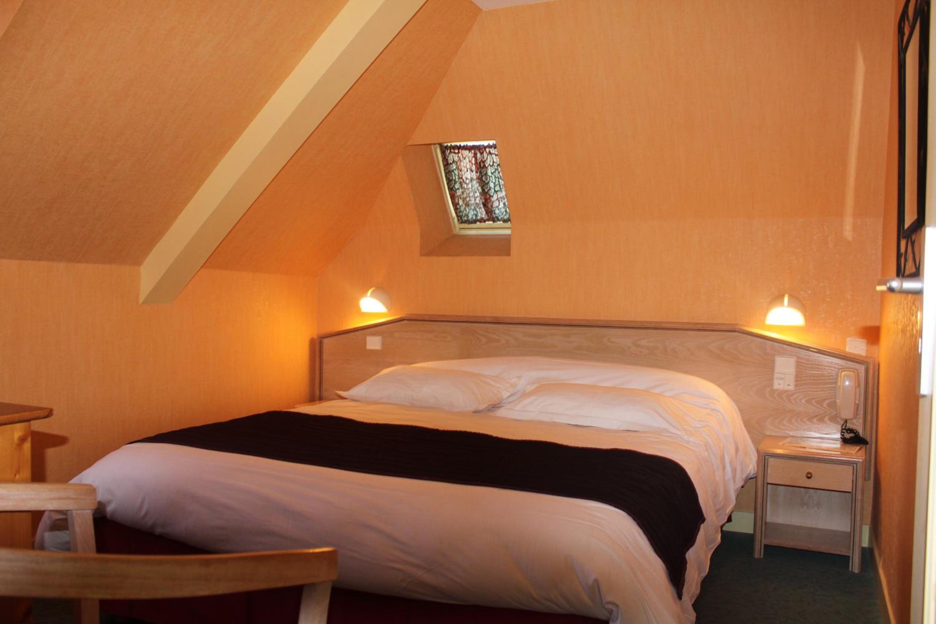 Standard Suite - Photo 2