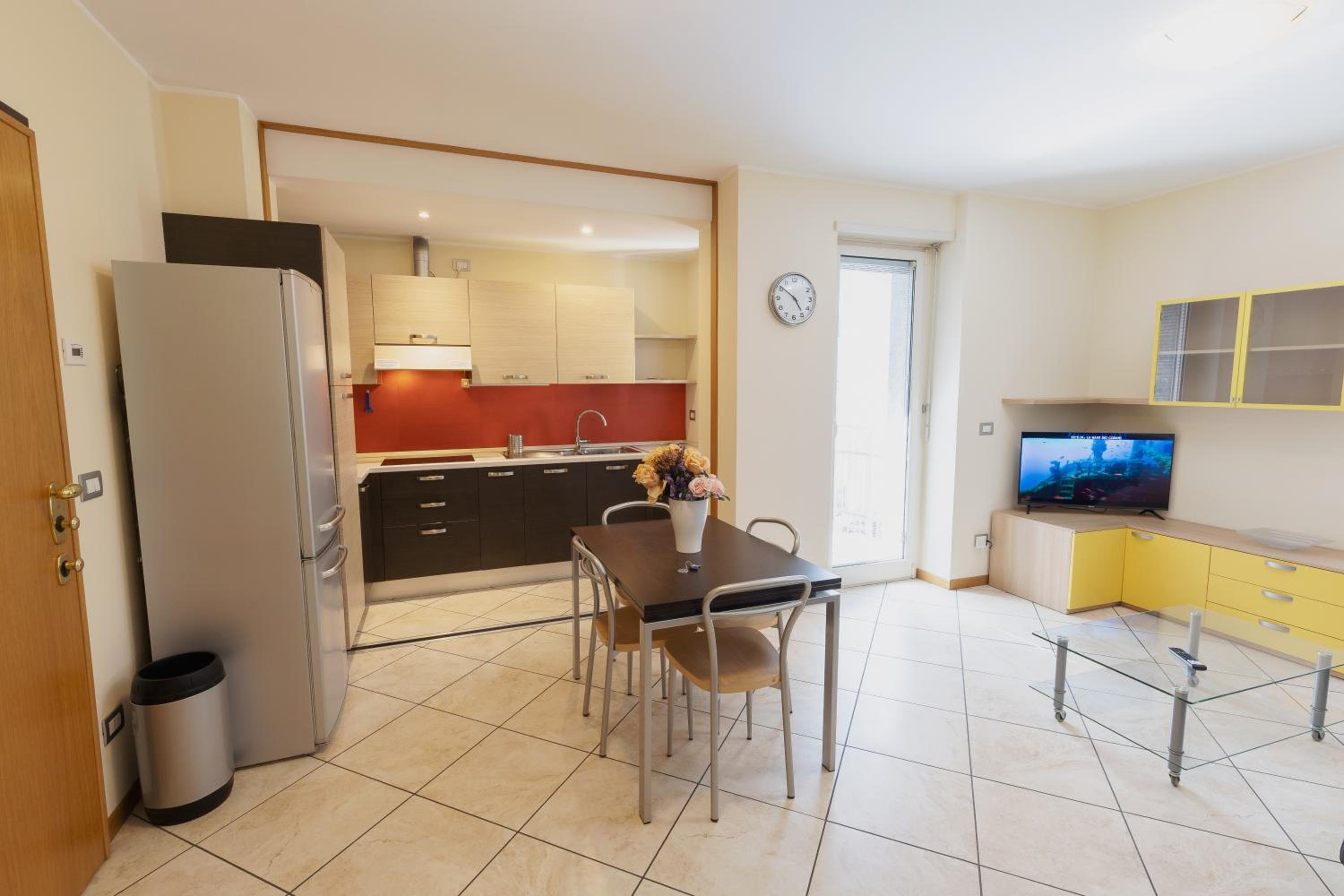 One-Bedroom Apartment - Photo 3