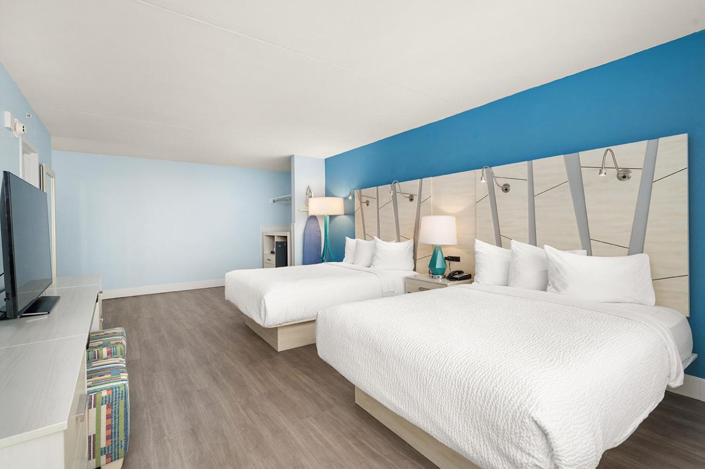 Standard Room with Two Queen Beds - No Pets Allowed - Photo 1