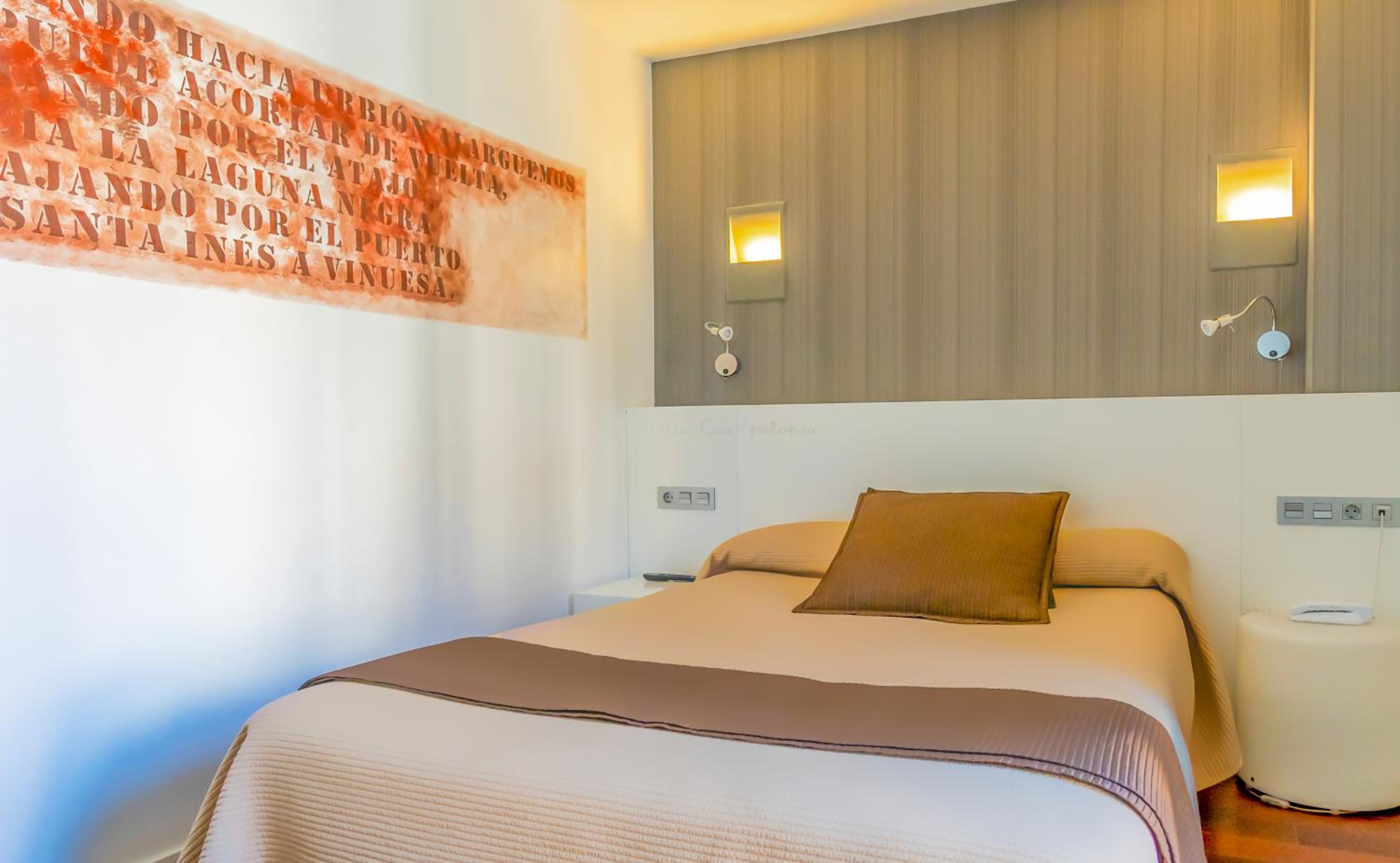 Double or Twin Room with Extra Bed photo 2