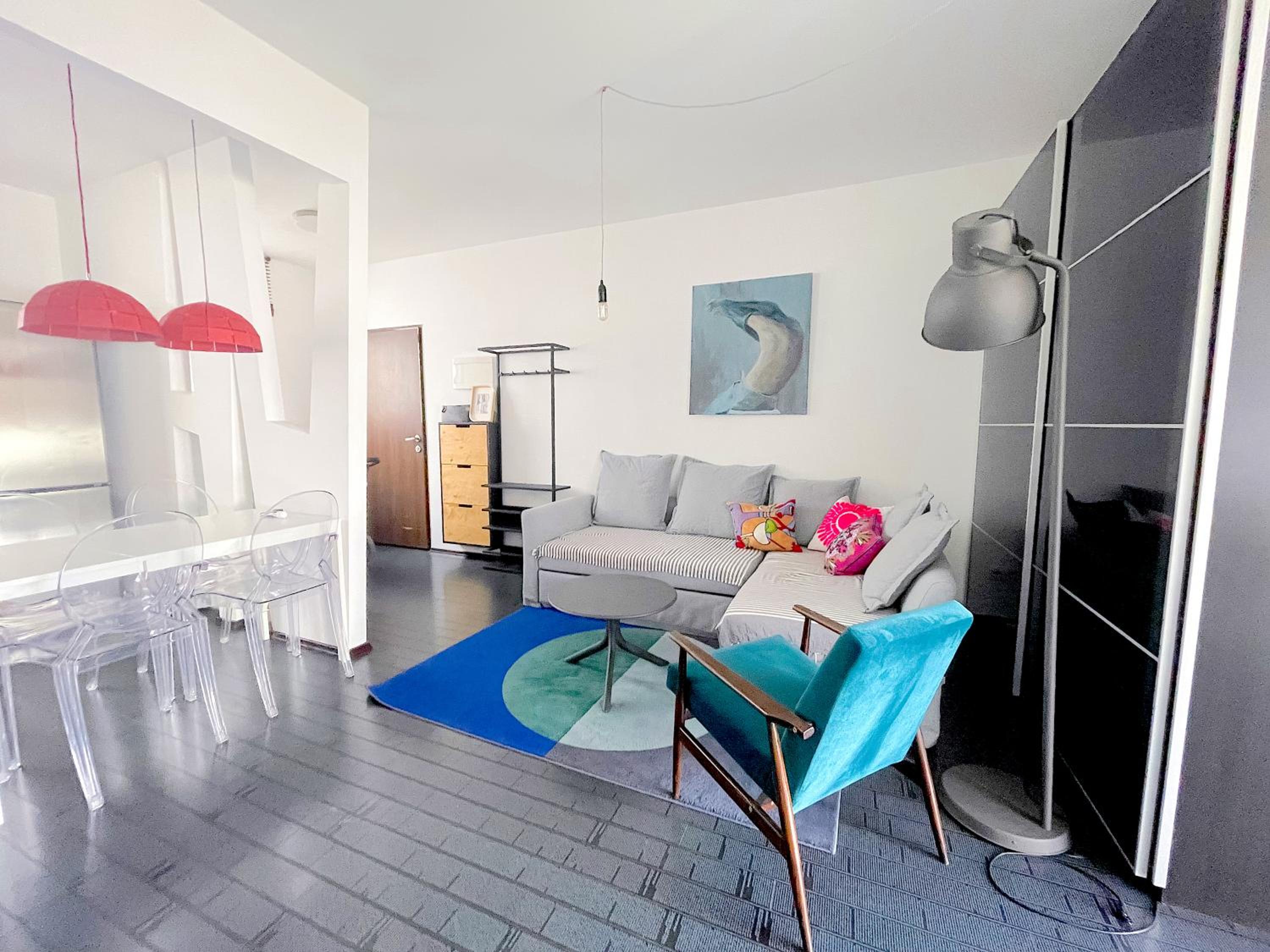 Two-Bedroom Apartment - Photo 2