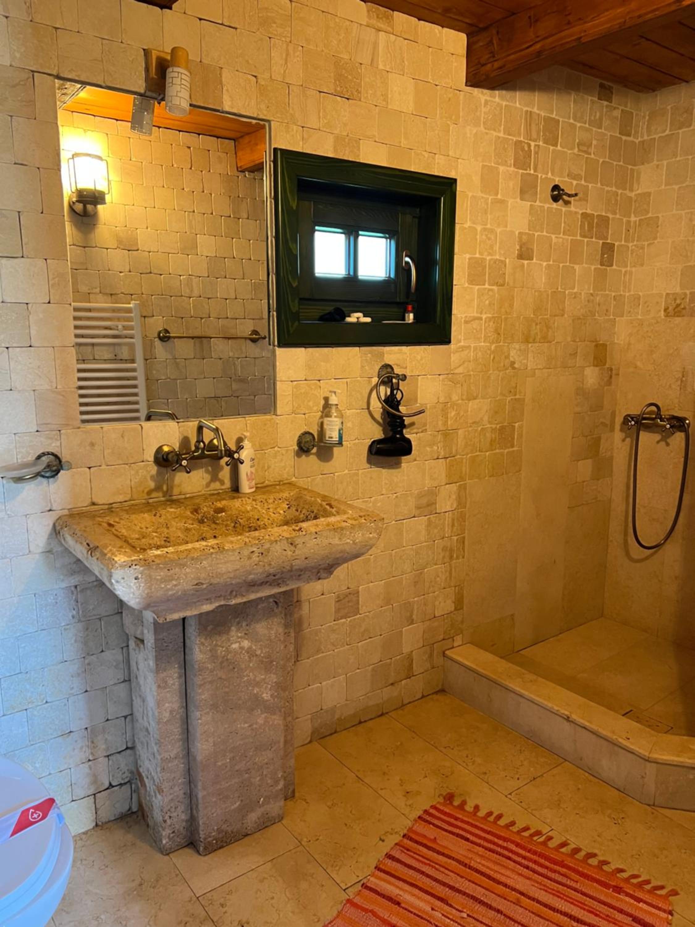 Double Room with Private Bathroom photo 2