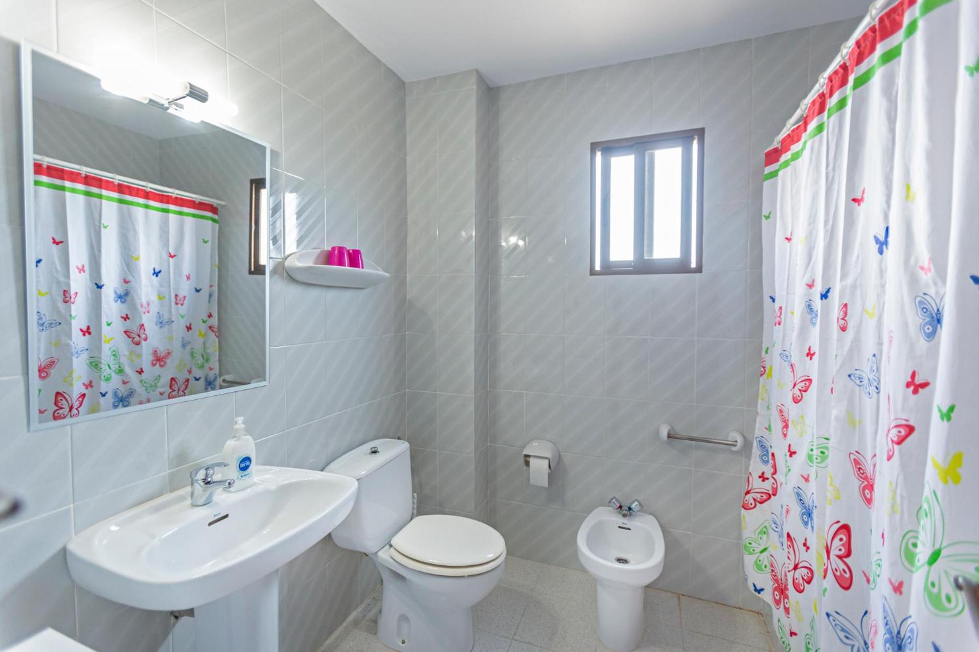 Two-Bedroom Apartment (5 Adults) - Photo 3