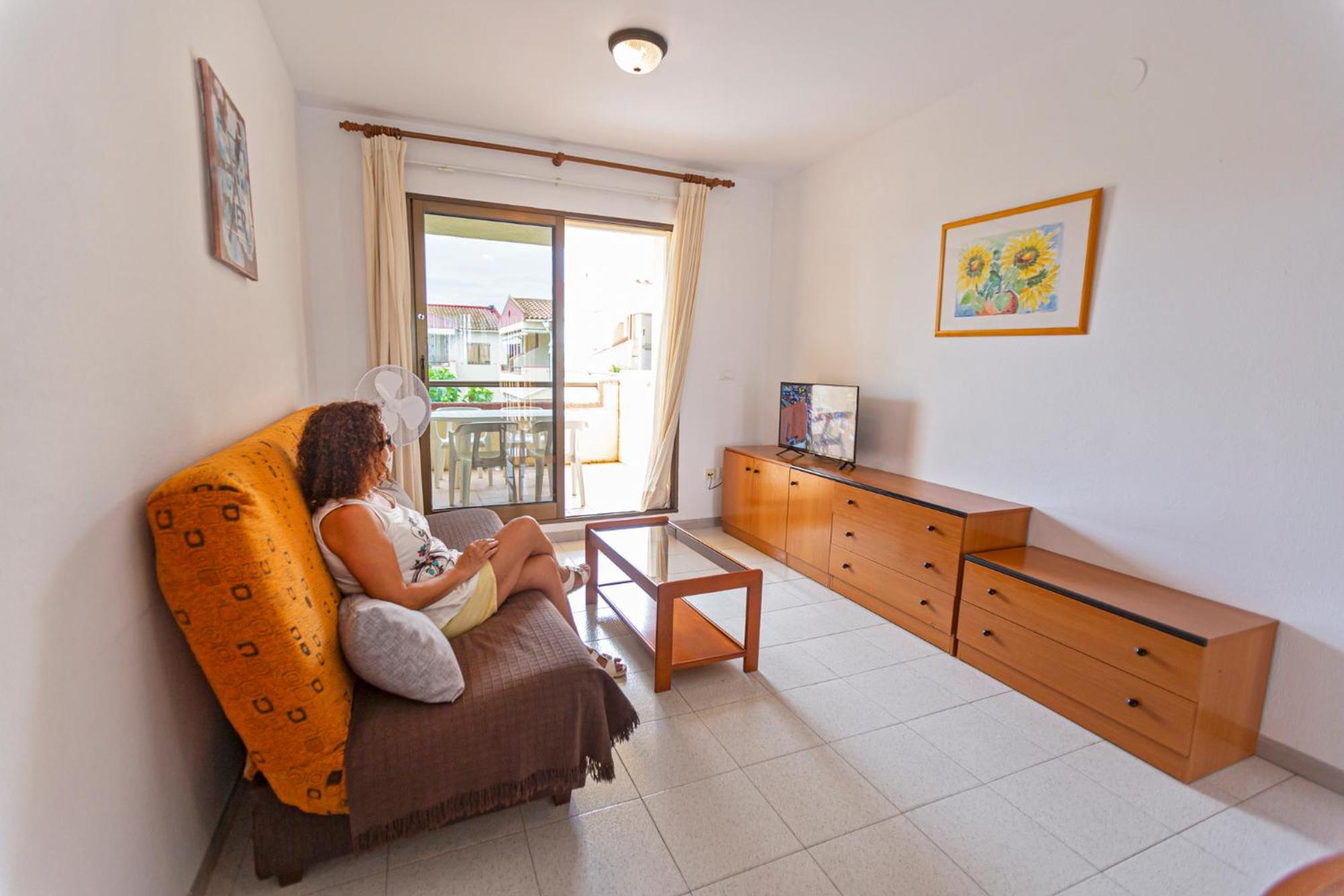 Two-Bedroom Apartment (5 Adults) - Photo 12