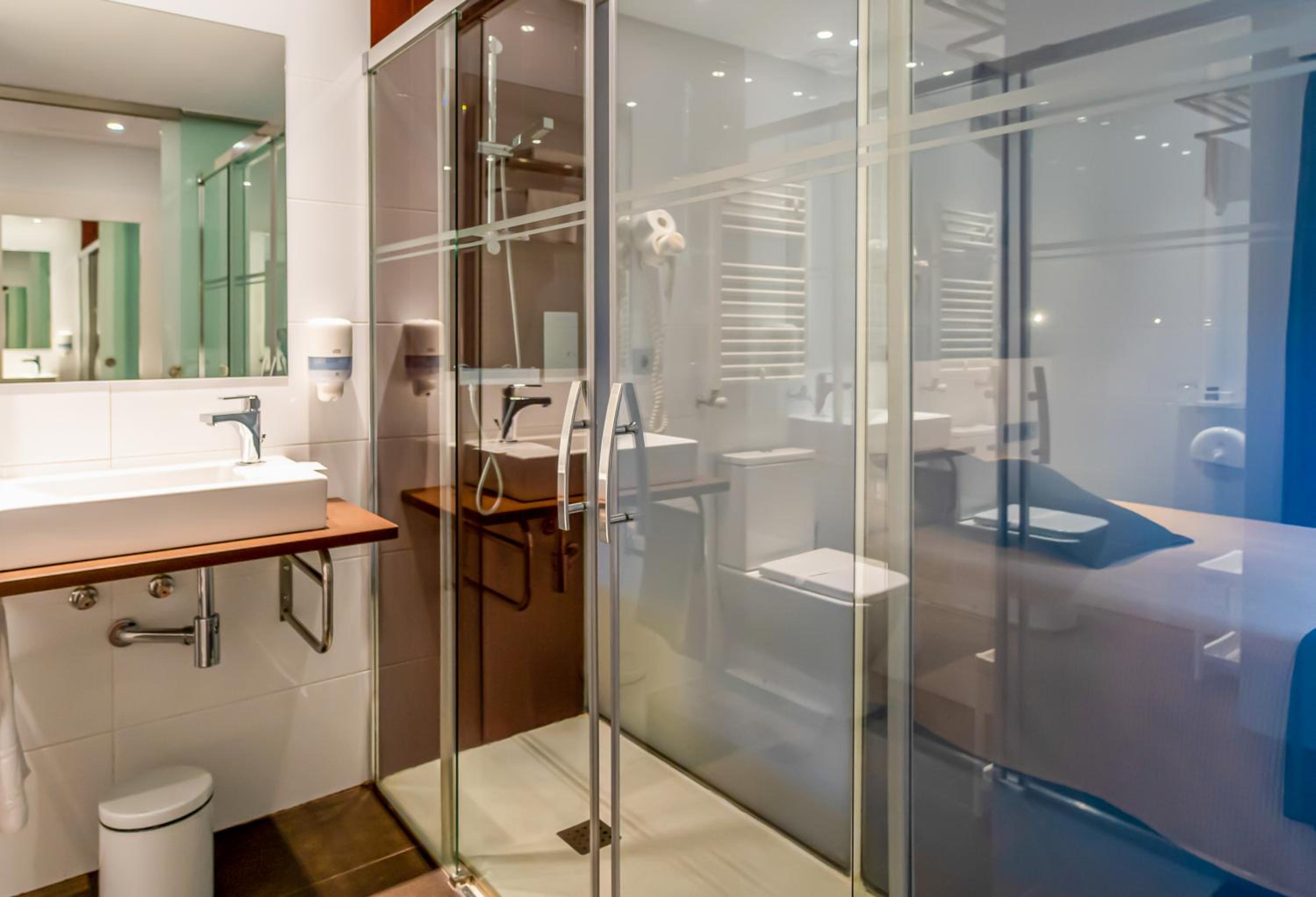 Double or Twin Room photo 3