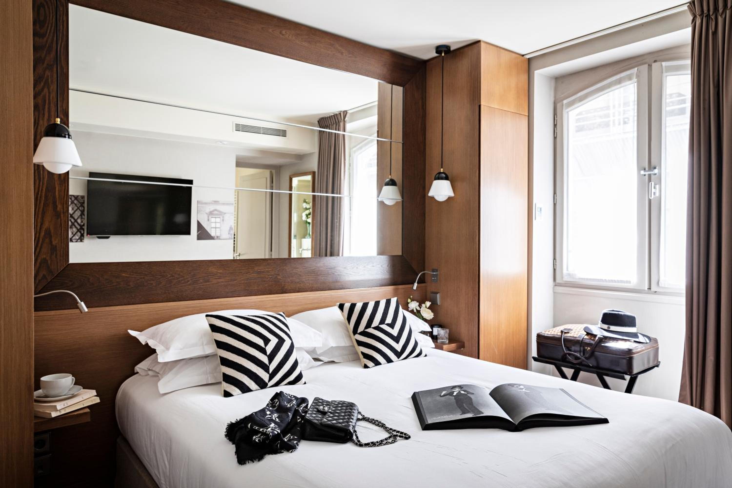 Standard King Room photo 1
