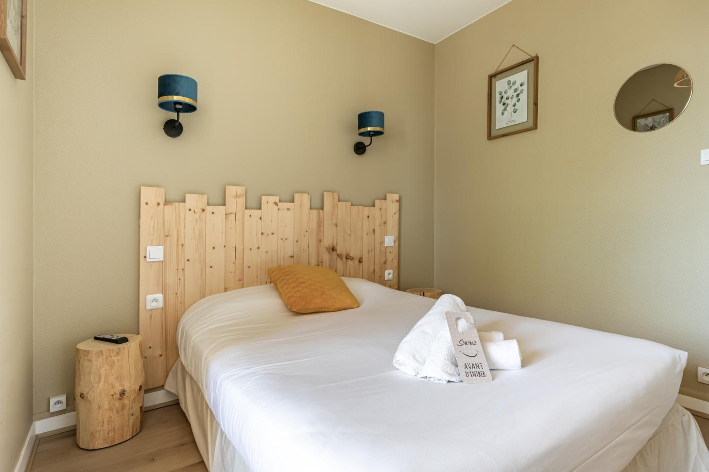Double Room with Shower - Photo 11