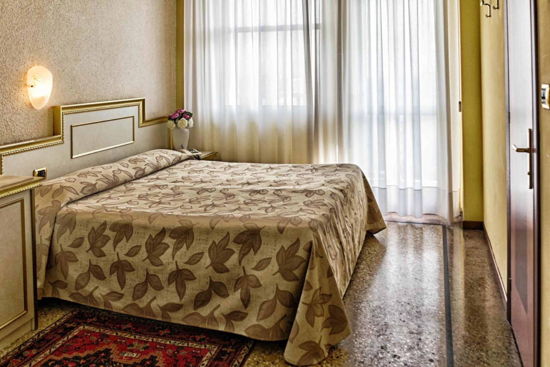 Economy Double Room - Photo 2