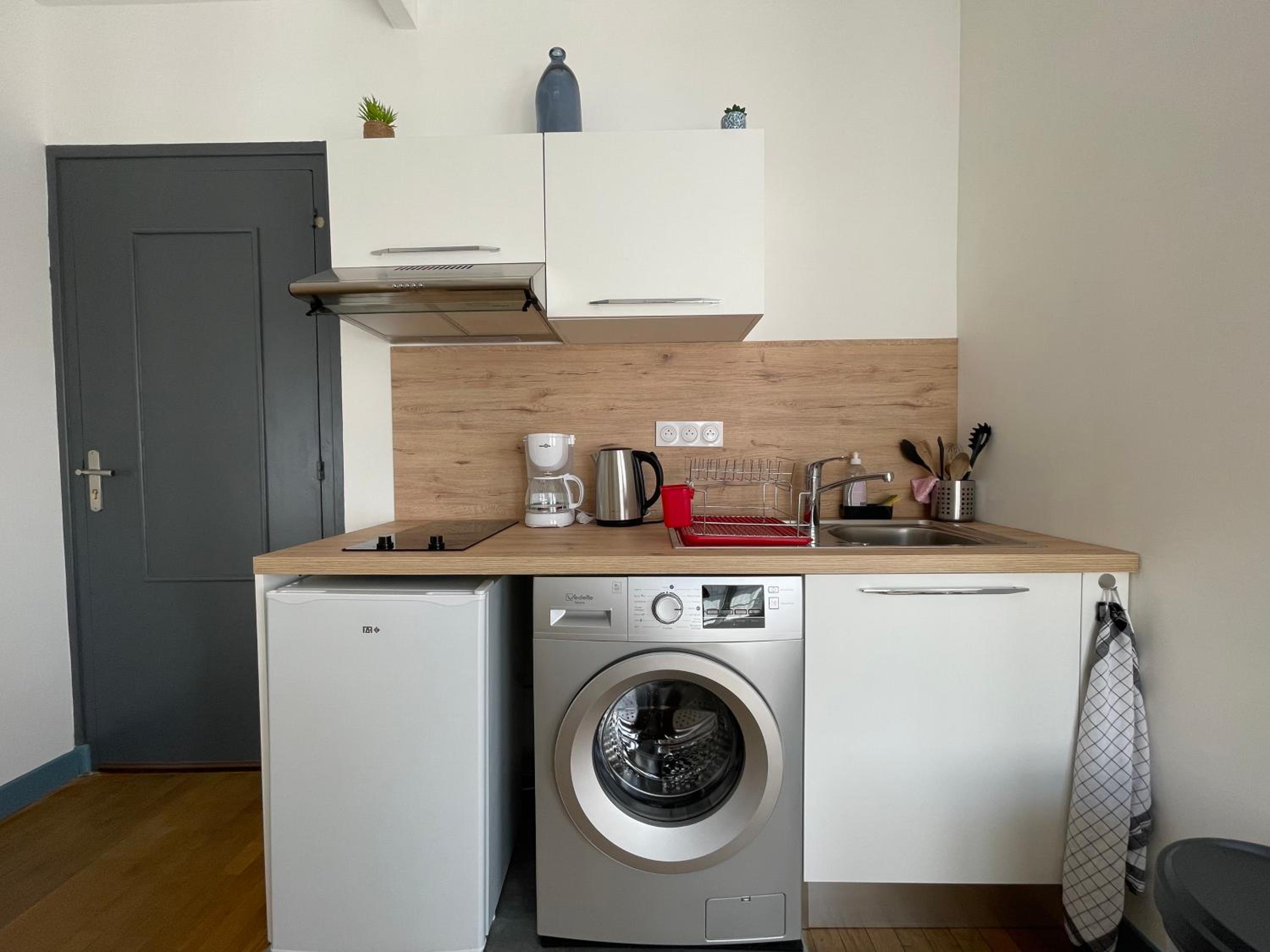 One-Bedroom Apartment - Photo 6