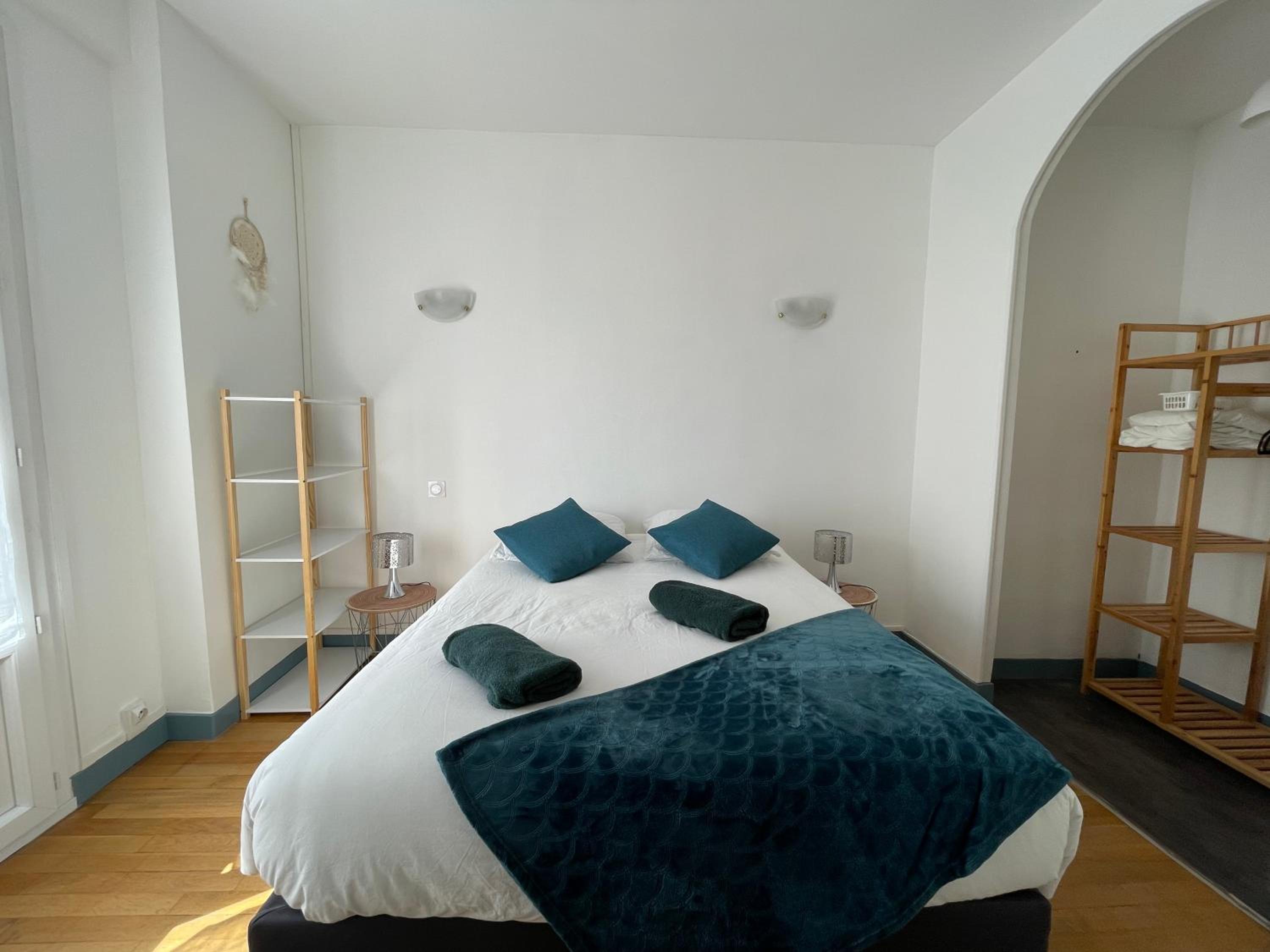 One-Bedroom Apartment - Photo 10