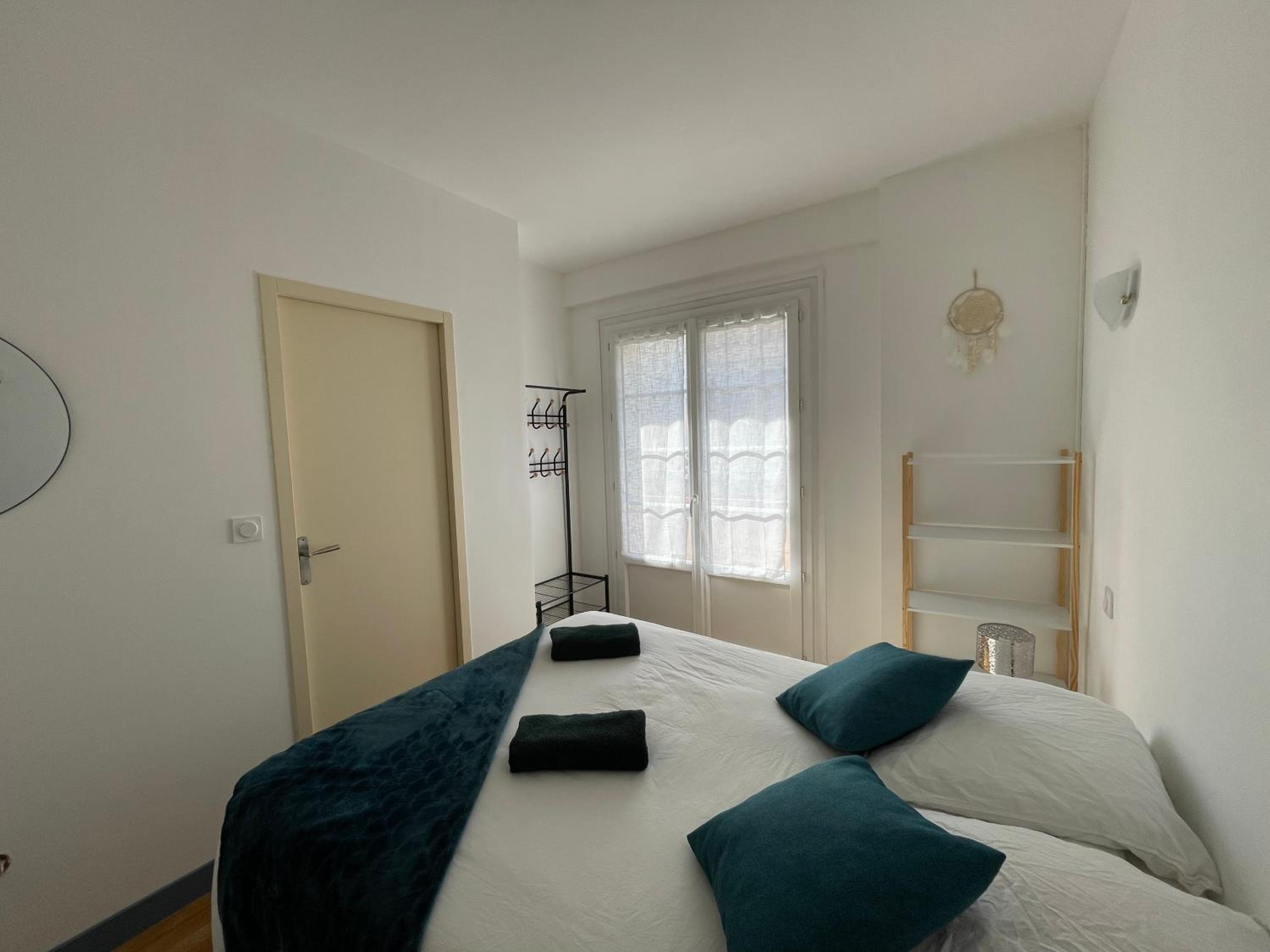 One-Bedroom Apartment - Photo 11