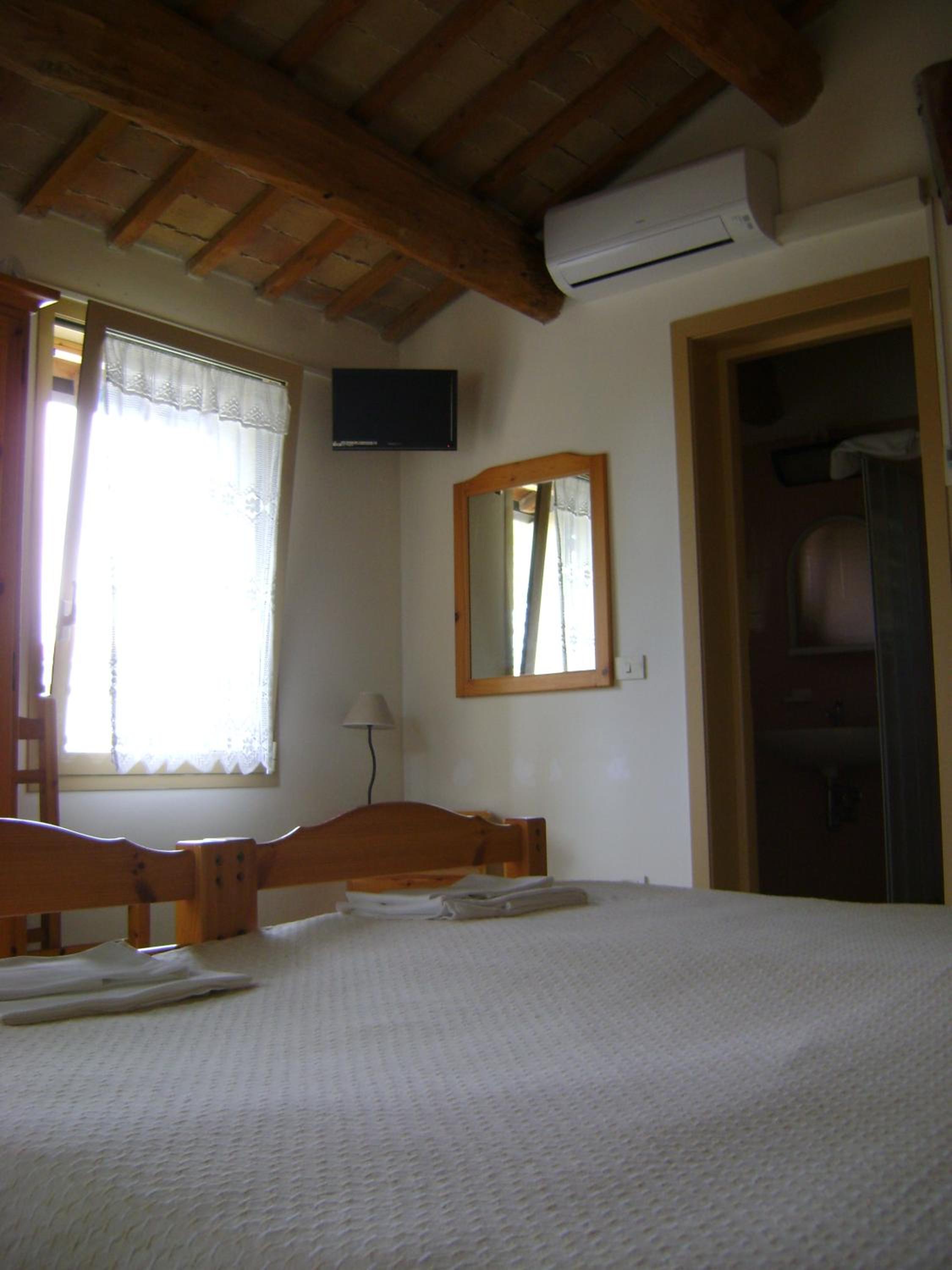 Double or Twin Room with Garden View photo 2