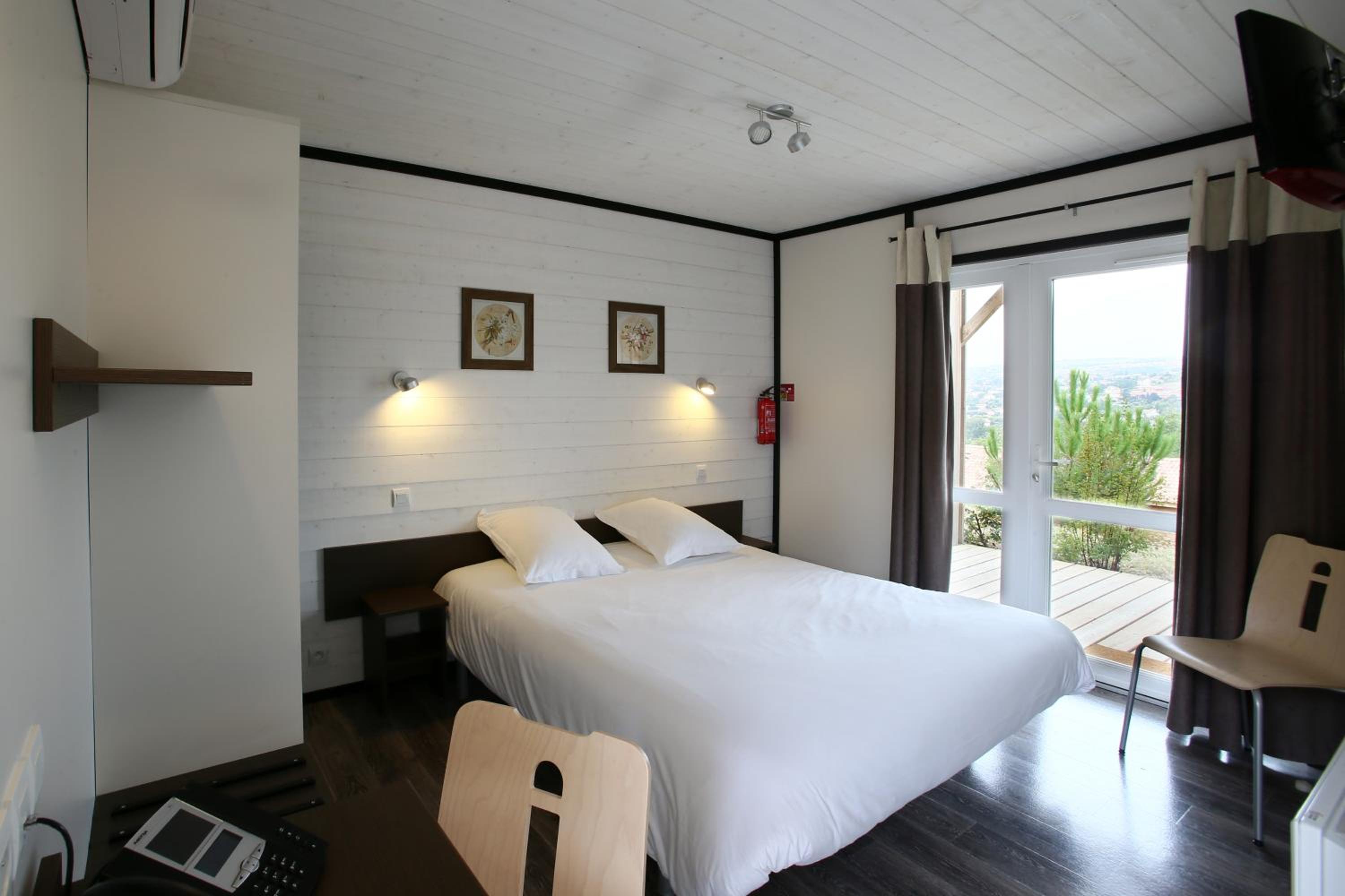 Double or Twin Room with Terrace