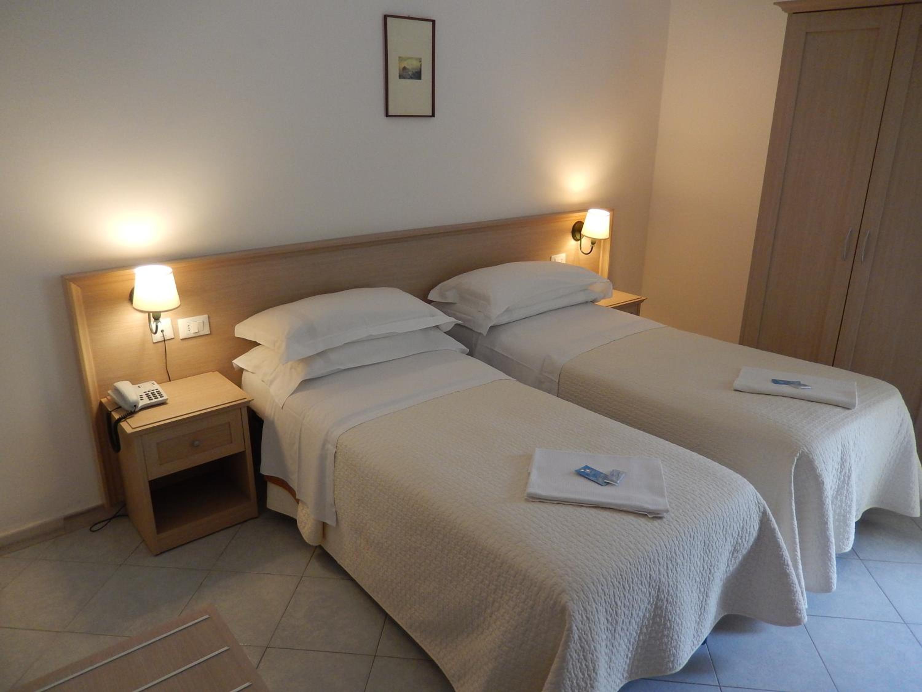 Double Room Single Use (1 Adult) photo 2