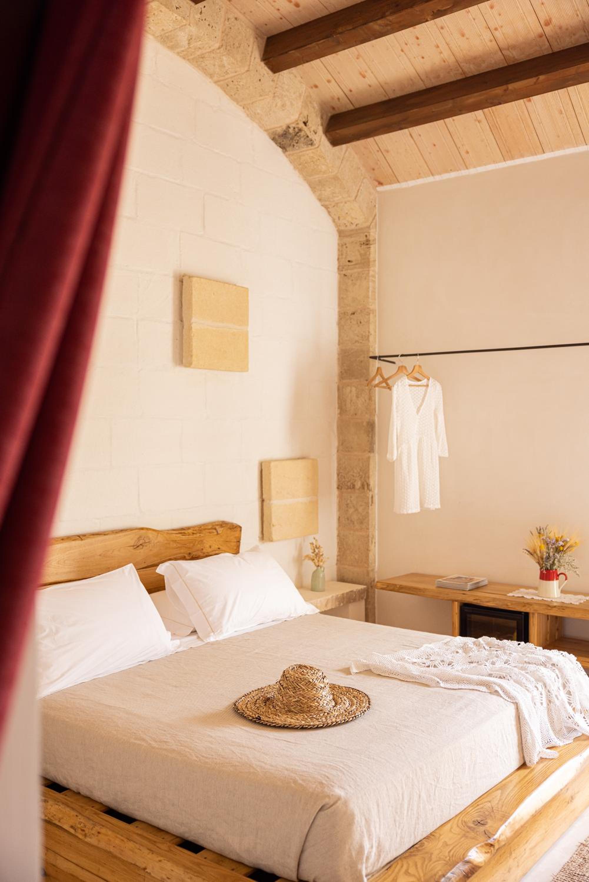 Standard Double Room - Photo 1