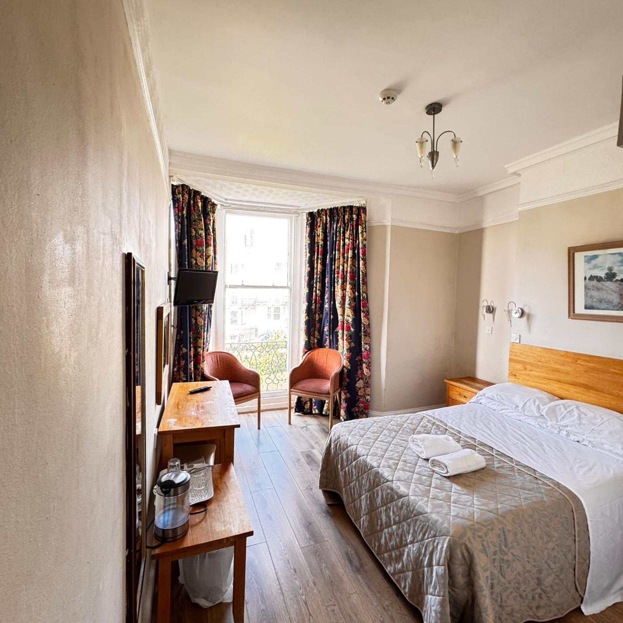 Double Room with Balcony and Sea View