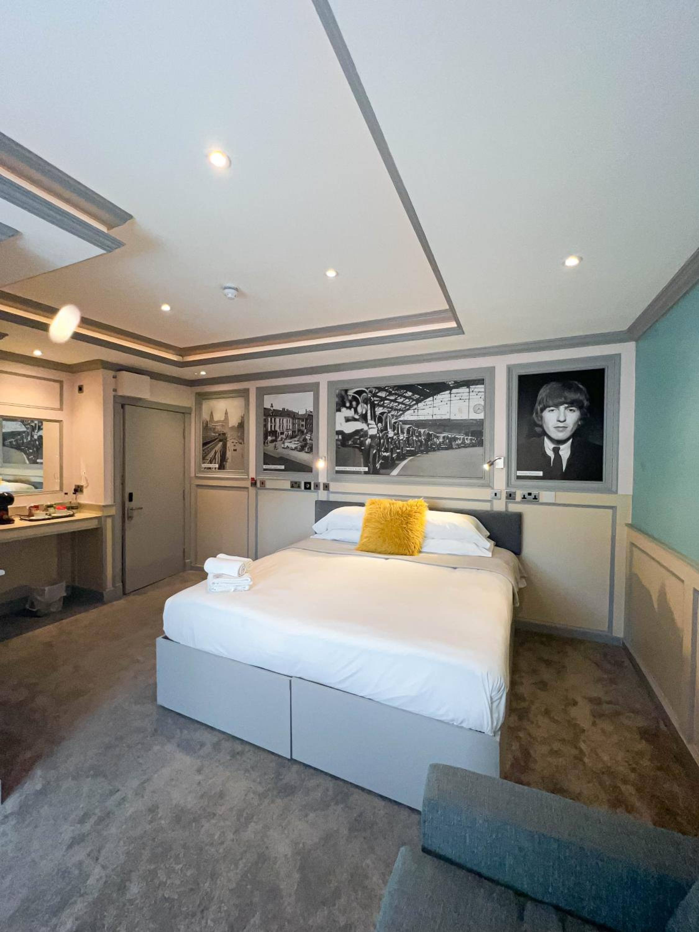 Deluxe Family Room photo 2